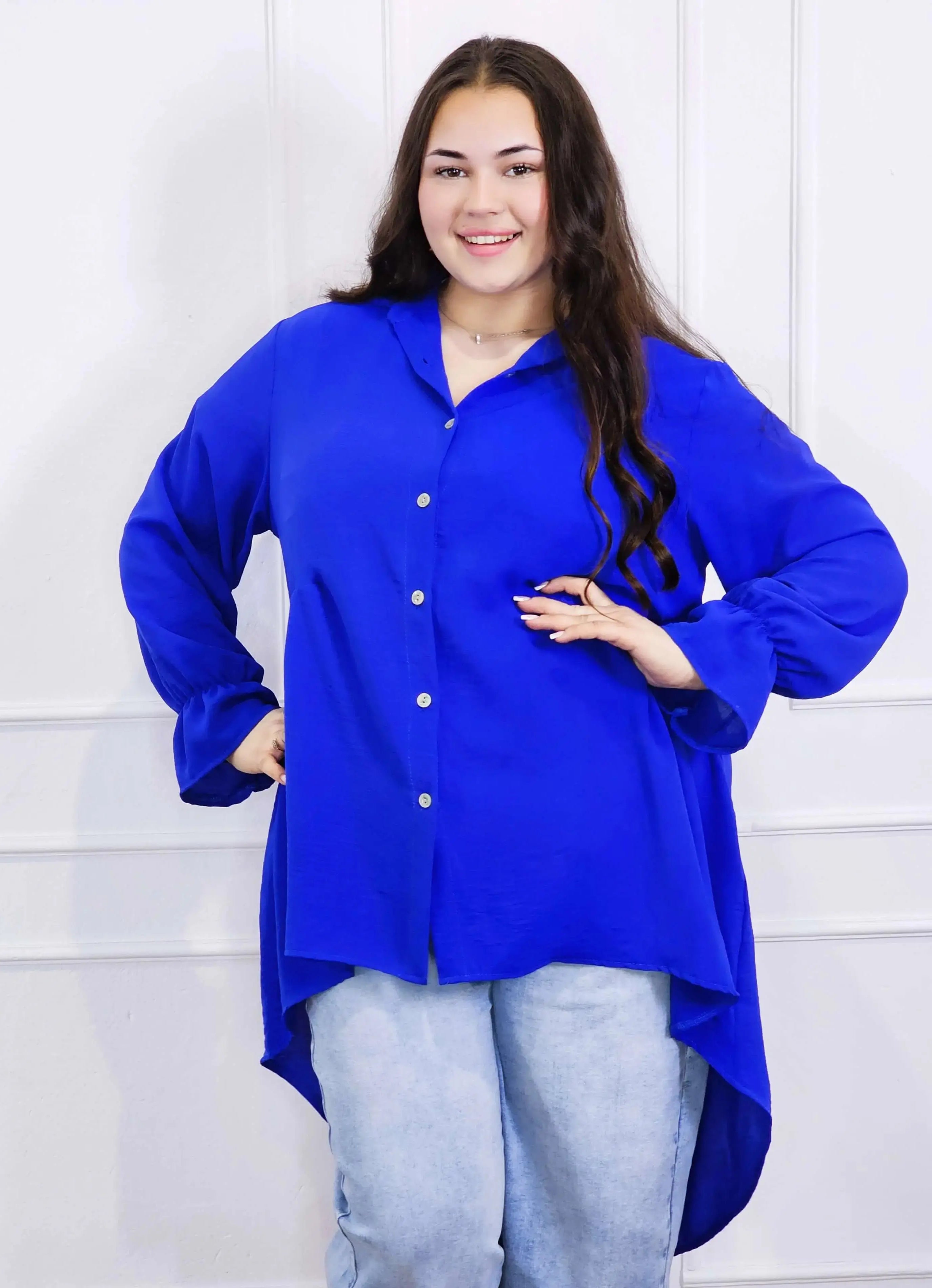 Bluzka plus size koszulowa z dłuższym tyłem – lekka, oversize, na guziki XXL Stylowa XL