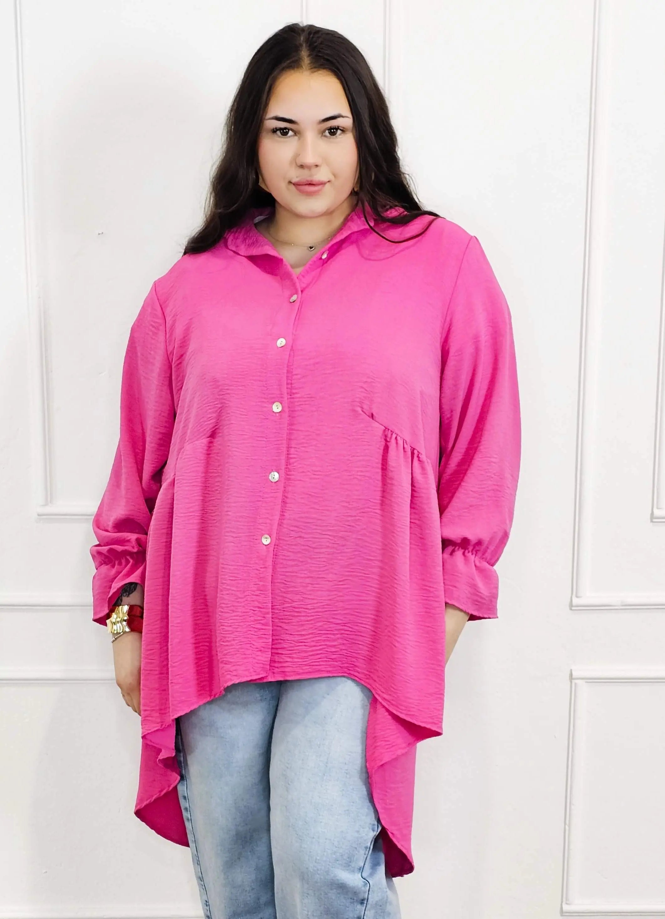 Bluzka plus size koszulowa z dłuższym tyłem – lekka, oversize, na guziki XXL Stylowa XL