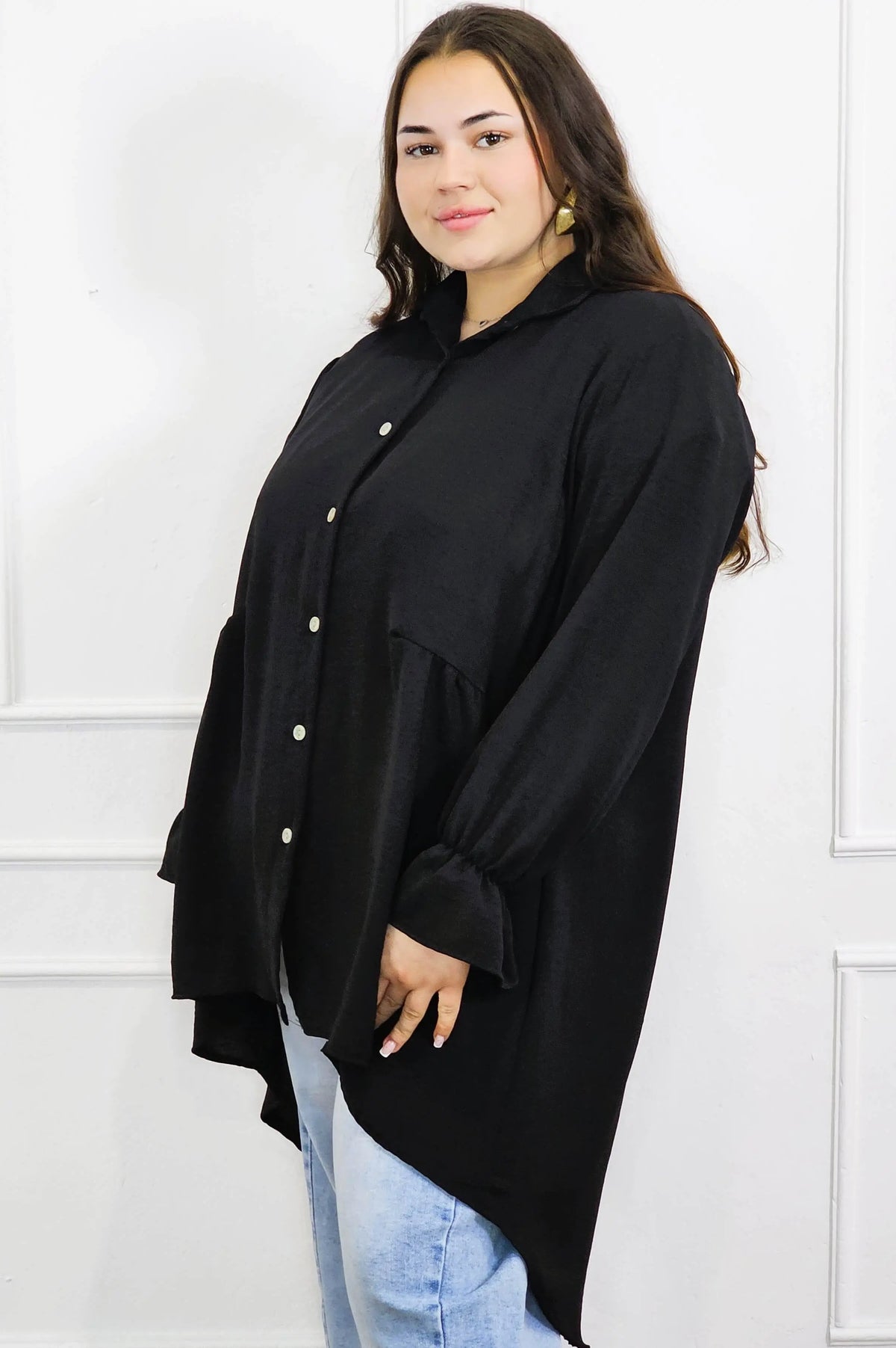 Bluzka plus size koszulowa z dłuższym tyłem – lekka, oversize, na guziki XXL Stylowa XL