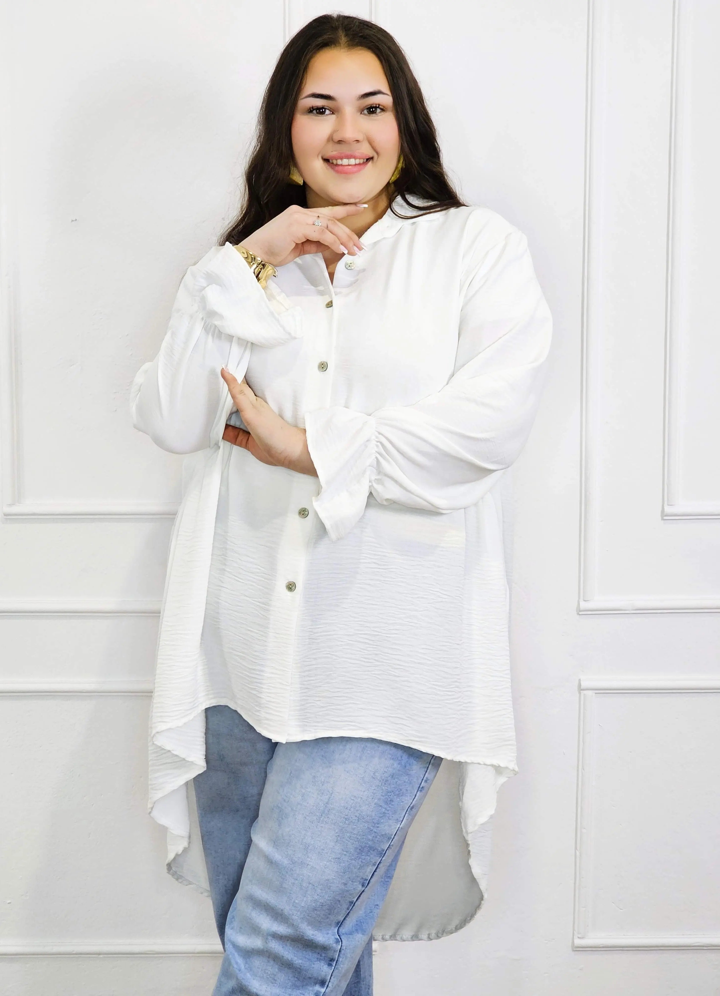 Bluzka plus size koszulowa z dłuższym tyłem – lekka, oversize, na guziki XXL Stylowa XL