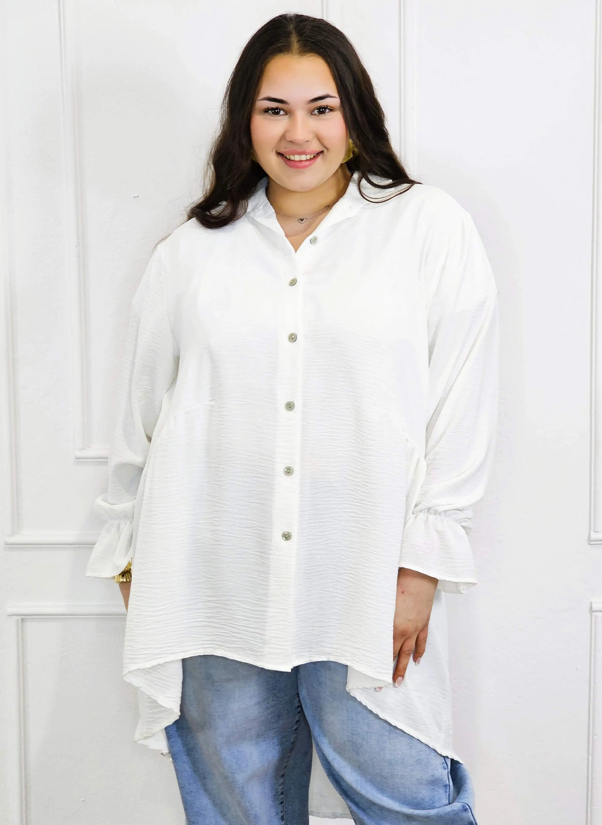 Bluzka plus size koszulowa z dłuższym tyłem – lekka, oversize, na guziki XXL Stylowa XL