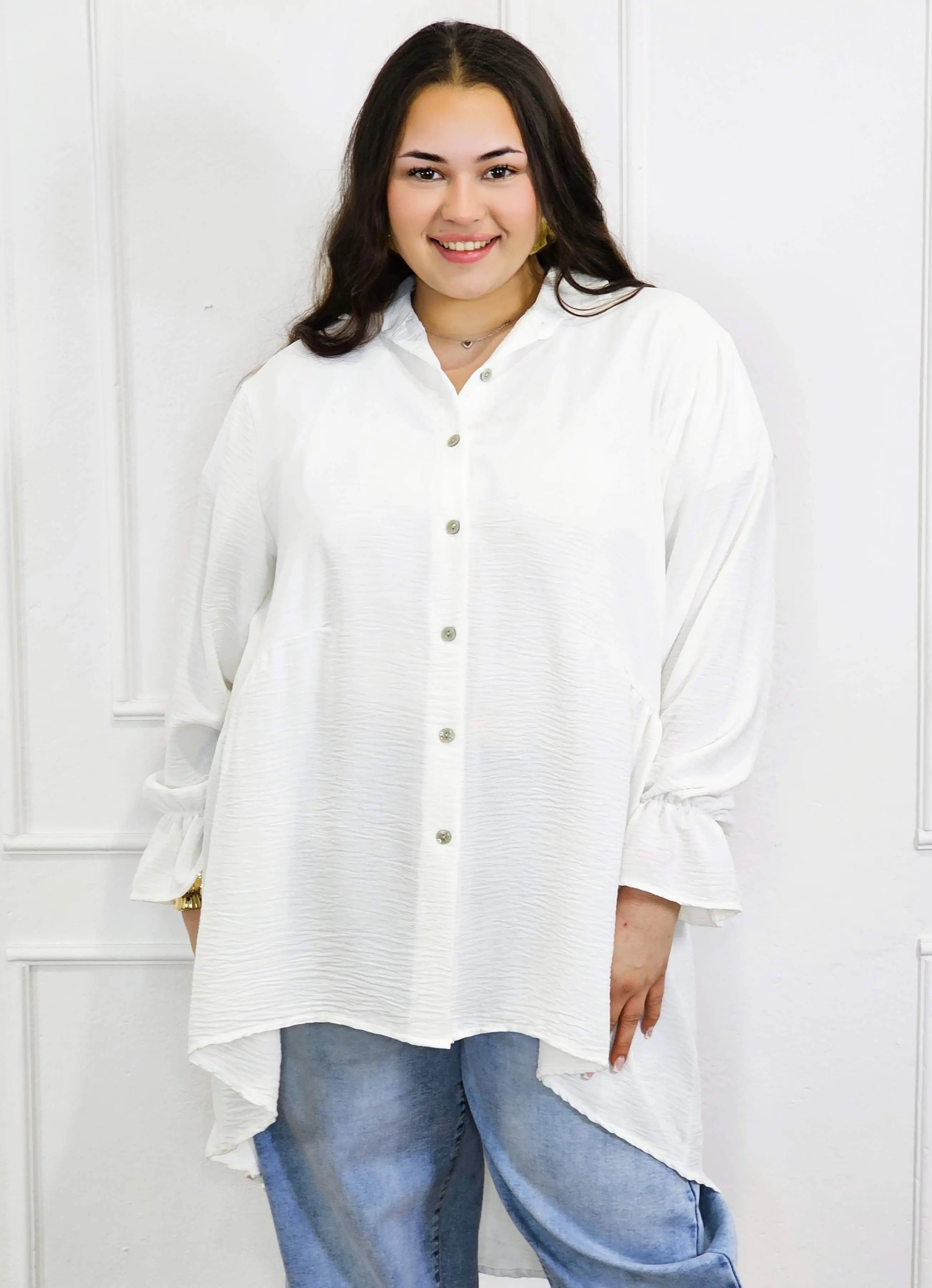 Bluzka plus size koszulowa z dłuższym tyłem – lekka, oversize, na guziki XXL Stylowa XL