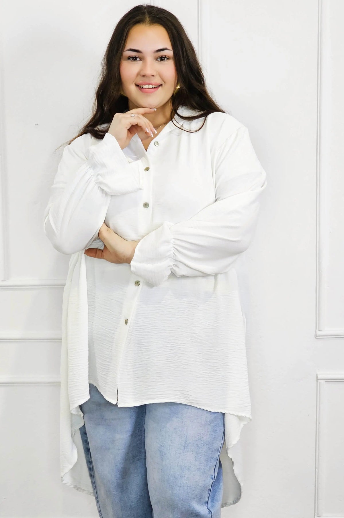 Bluzka plus size koszulowa z dłuższym tyłem – lekka, oversize, na guziki XXL Stylowa XL