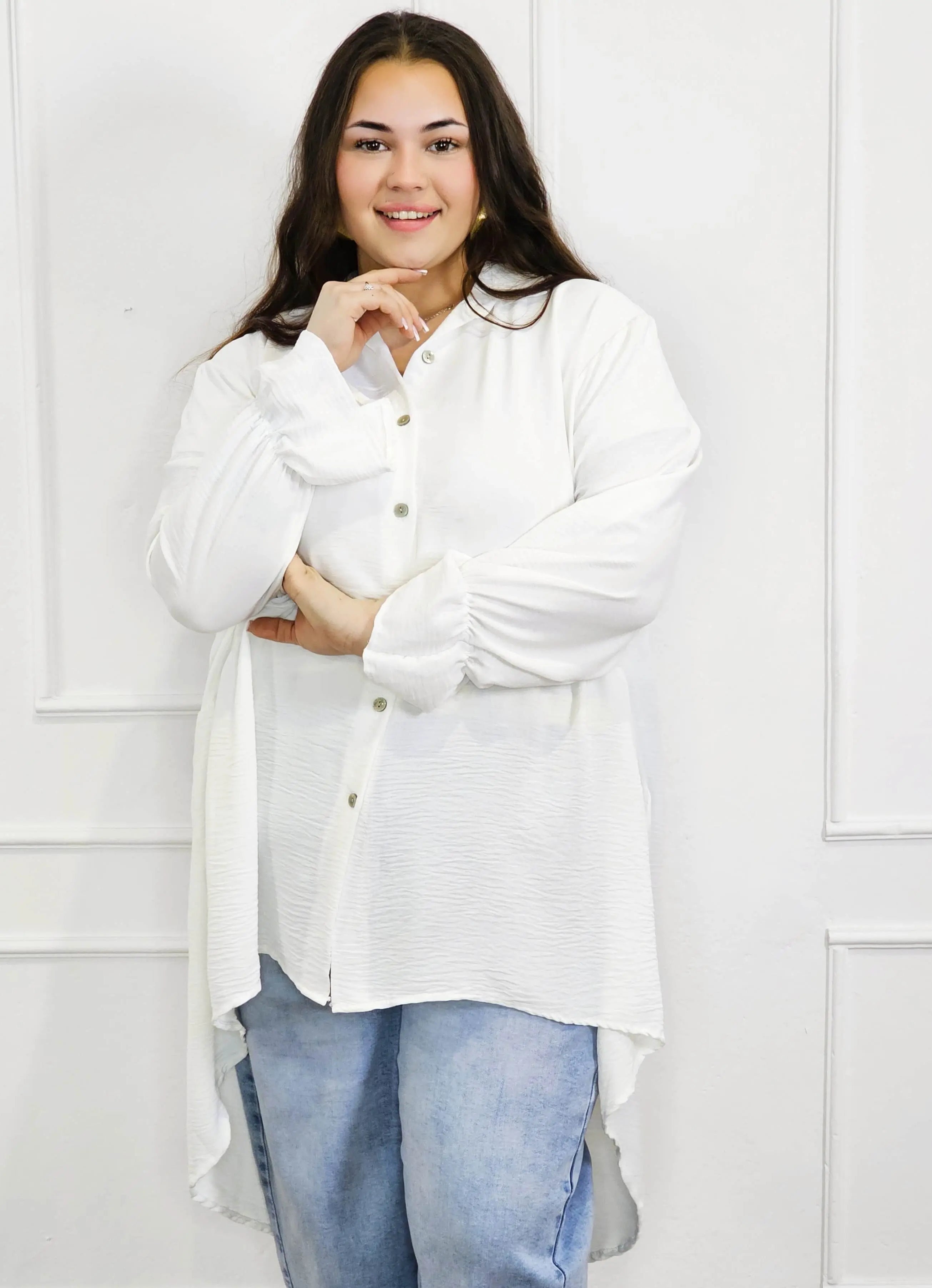 Bluzka plus size koszulowa z dłuższym tyłem – lekka, oversize, na guziki XXL Stylowa XL