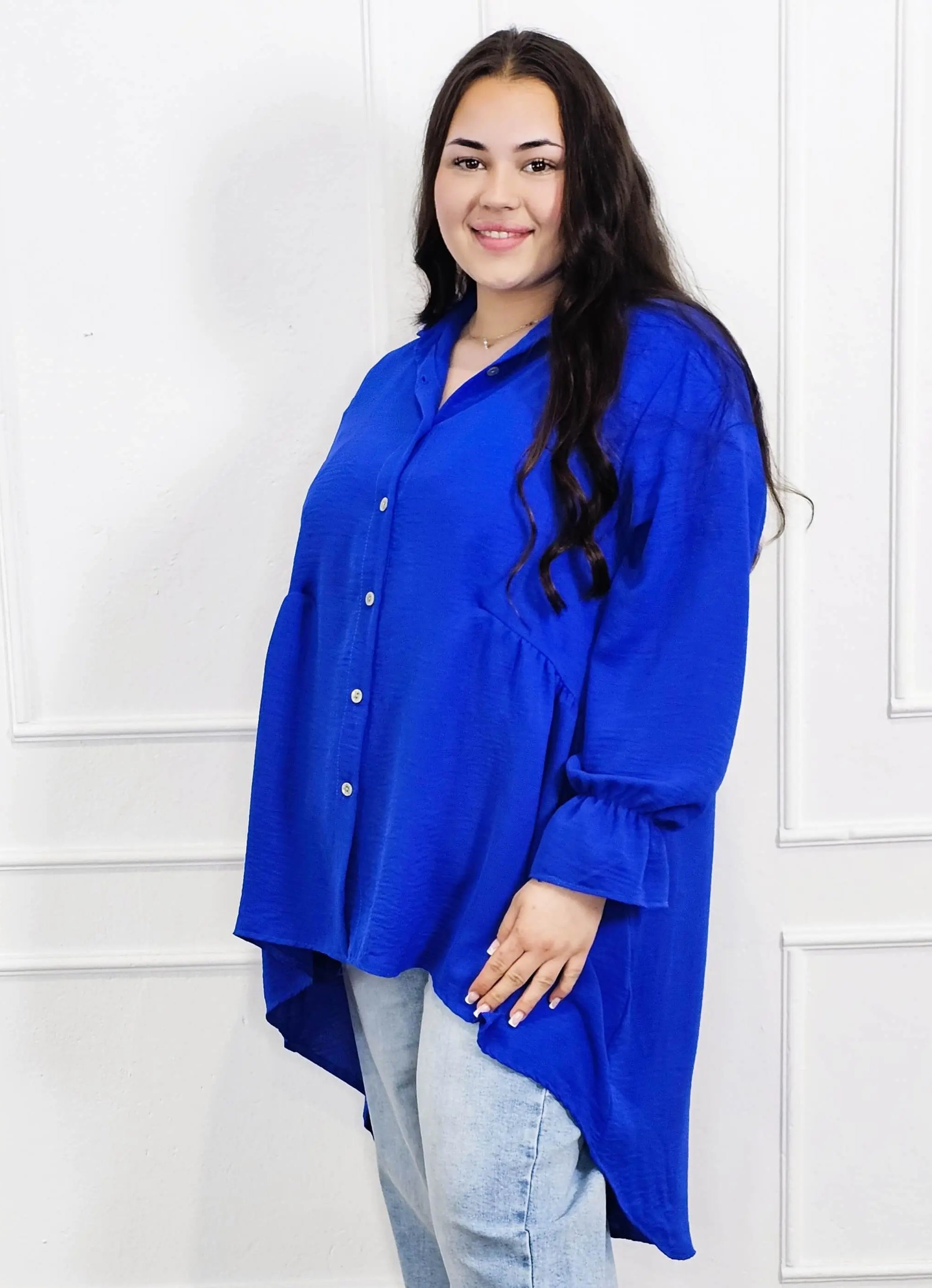 Bluzka plus size koszulowa z dłuższym tyłem – lekka, oversize, na guziki XXL Stylowa XL