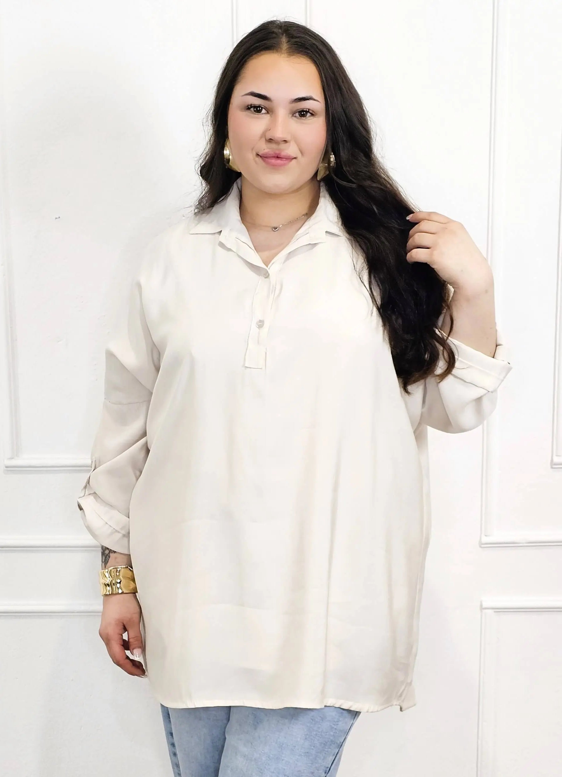 Bluzka plus size koszulowa z kołnierzykiem – luźny fason oversize z dłuższym tyłem Stylowa XL