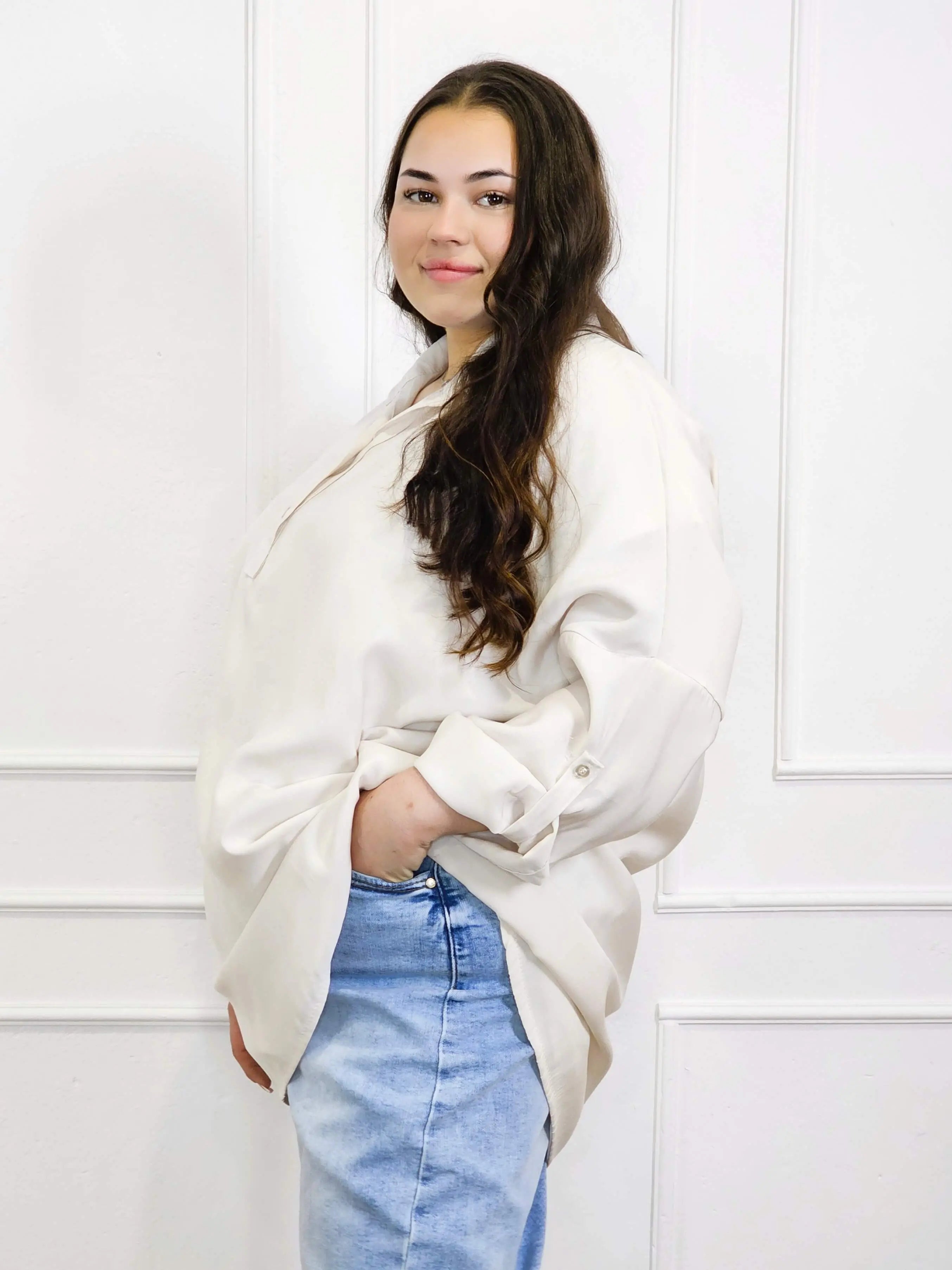 Bluzka plus size koszulowa z kołnierzykiem – luźny fason oversize z dłuższym tyłem Stylowa XL