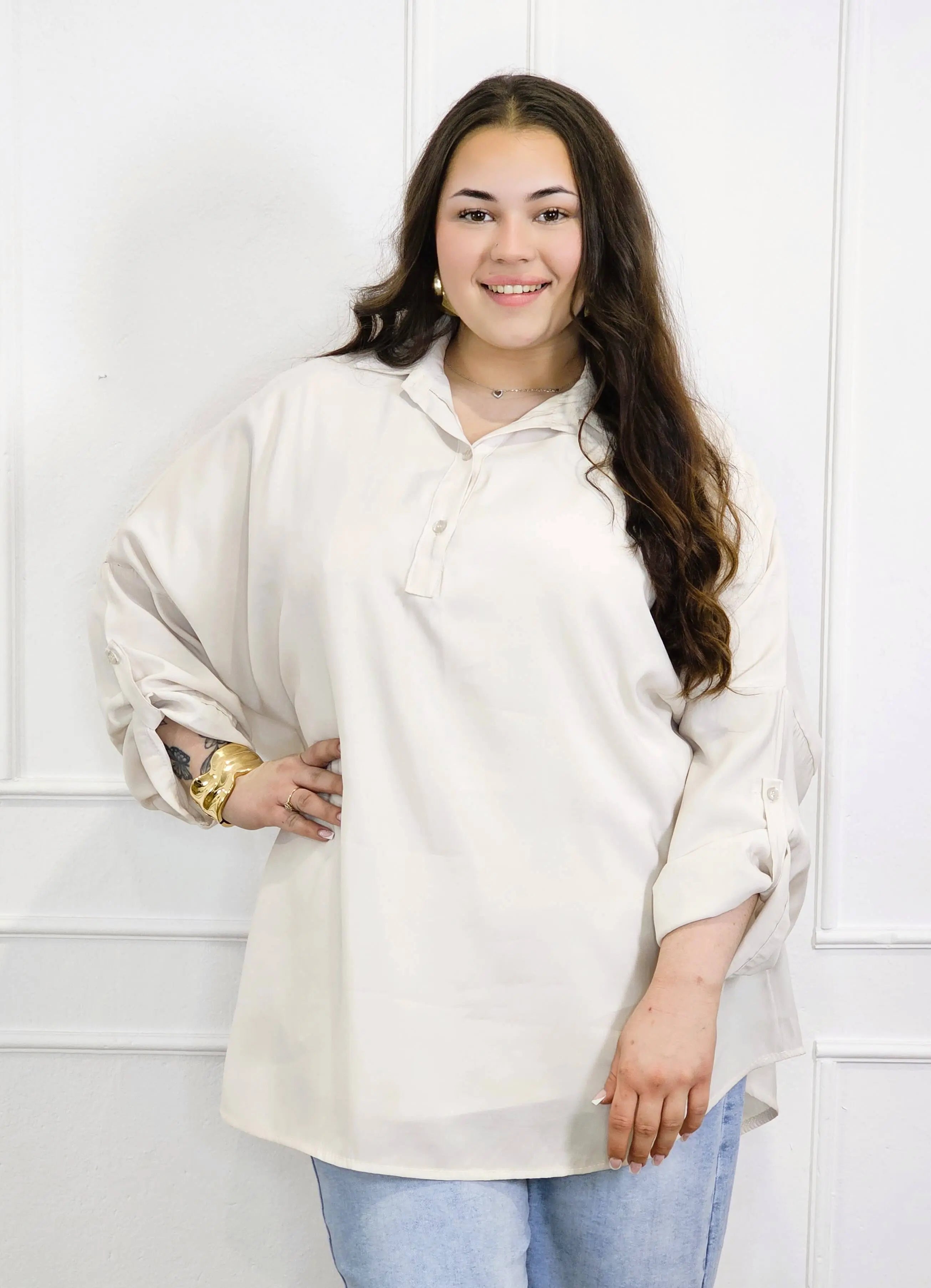 Bluzka plus size koszulowa z kołnierzykiem – luźny fason oversize z dłuższym tyłem Stylowa XL