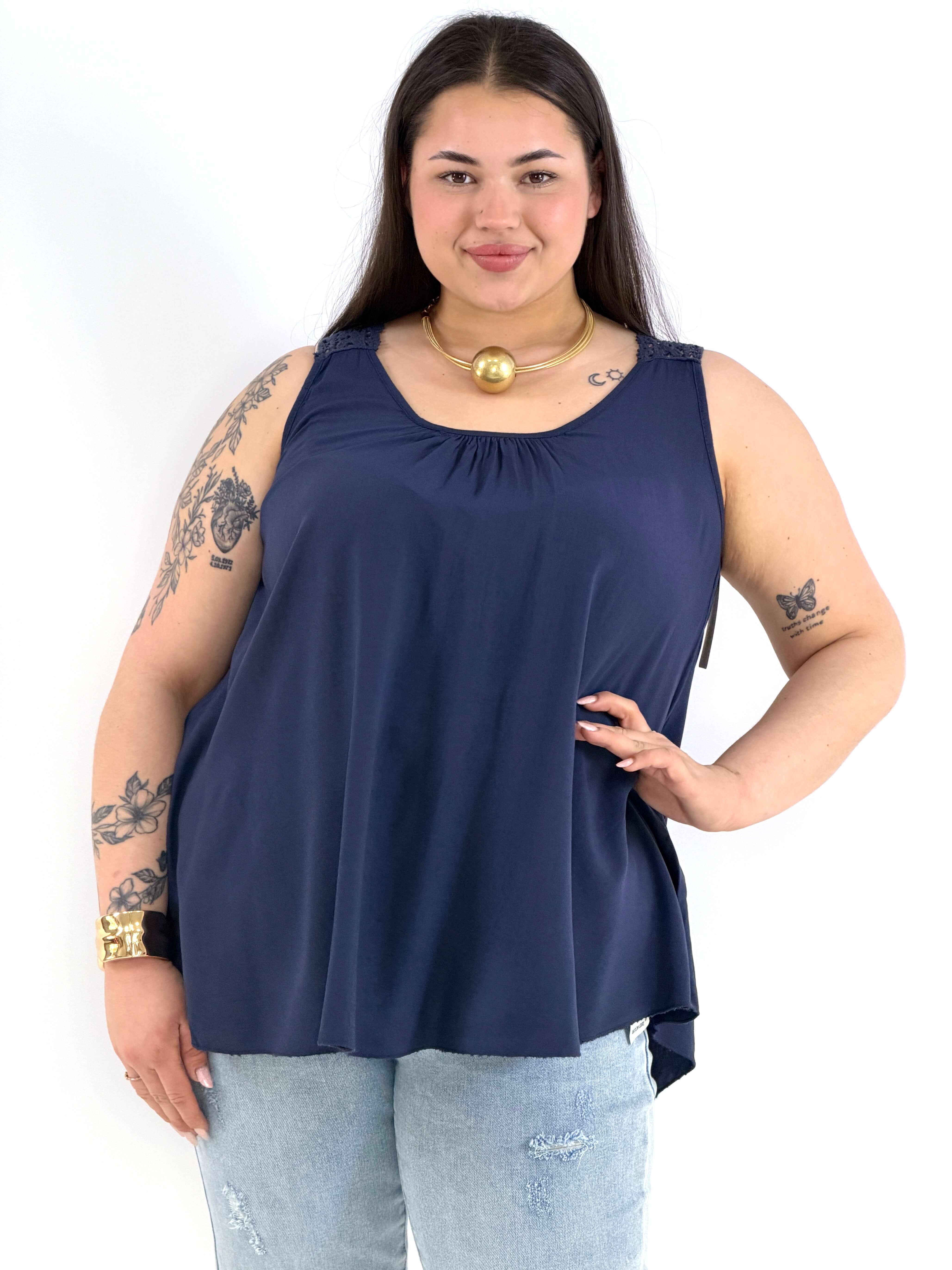 Bluzka plus size na ramiączkach – lekka bluzka XXL z koronką na plecach Stylowa XL