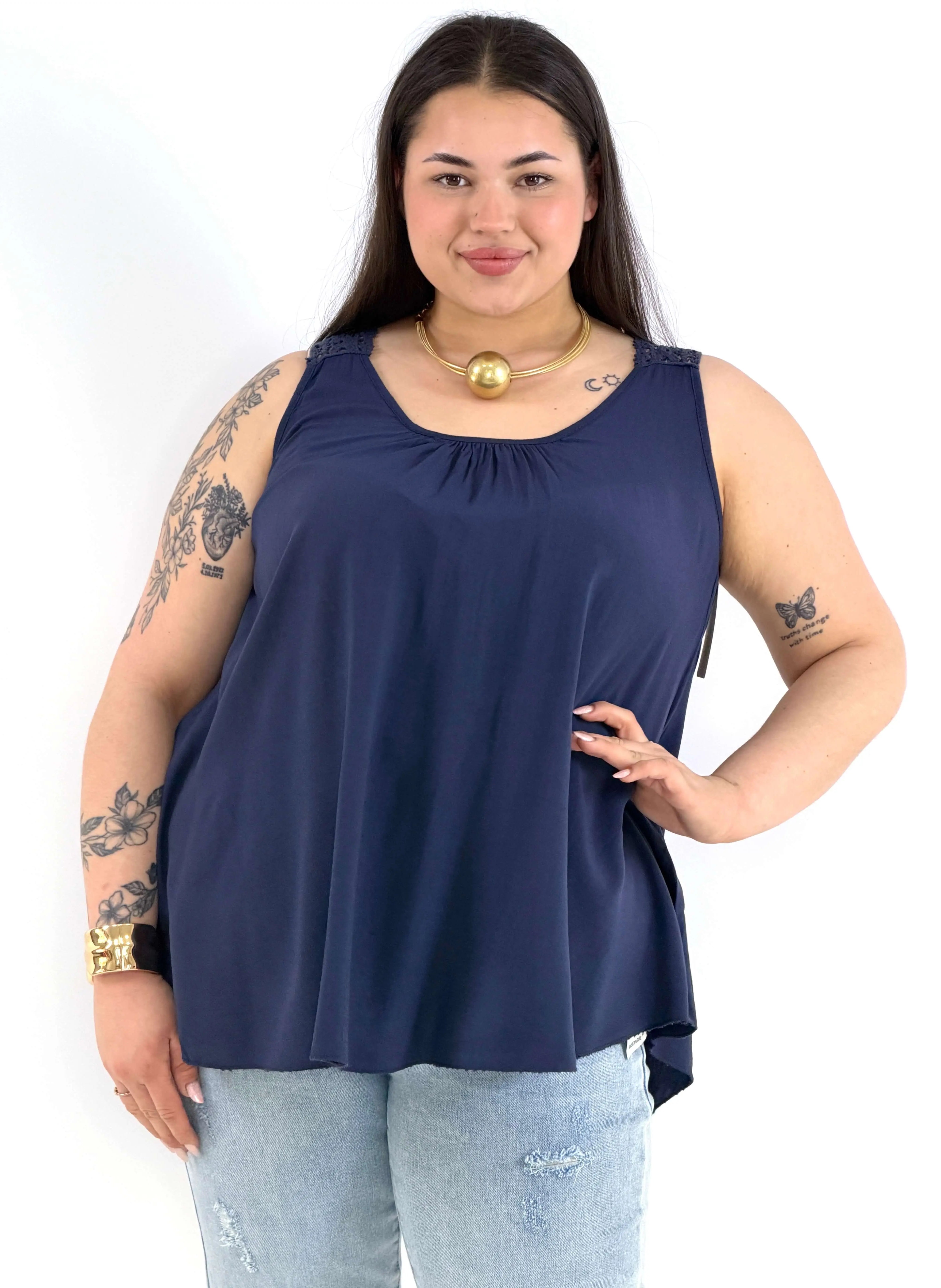 Bluzka plus size na ramiączkach – lekka bluzka XXL z koronką na plecach Stylowa XL