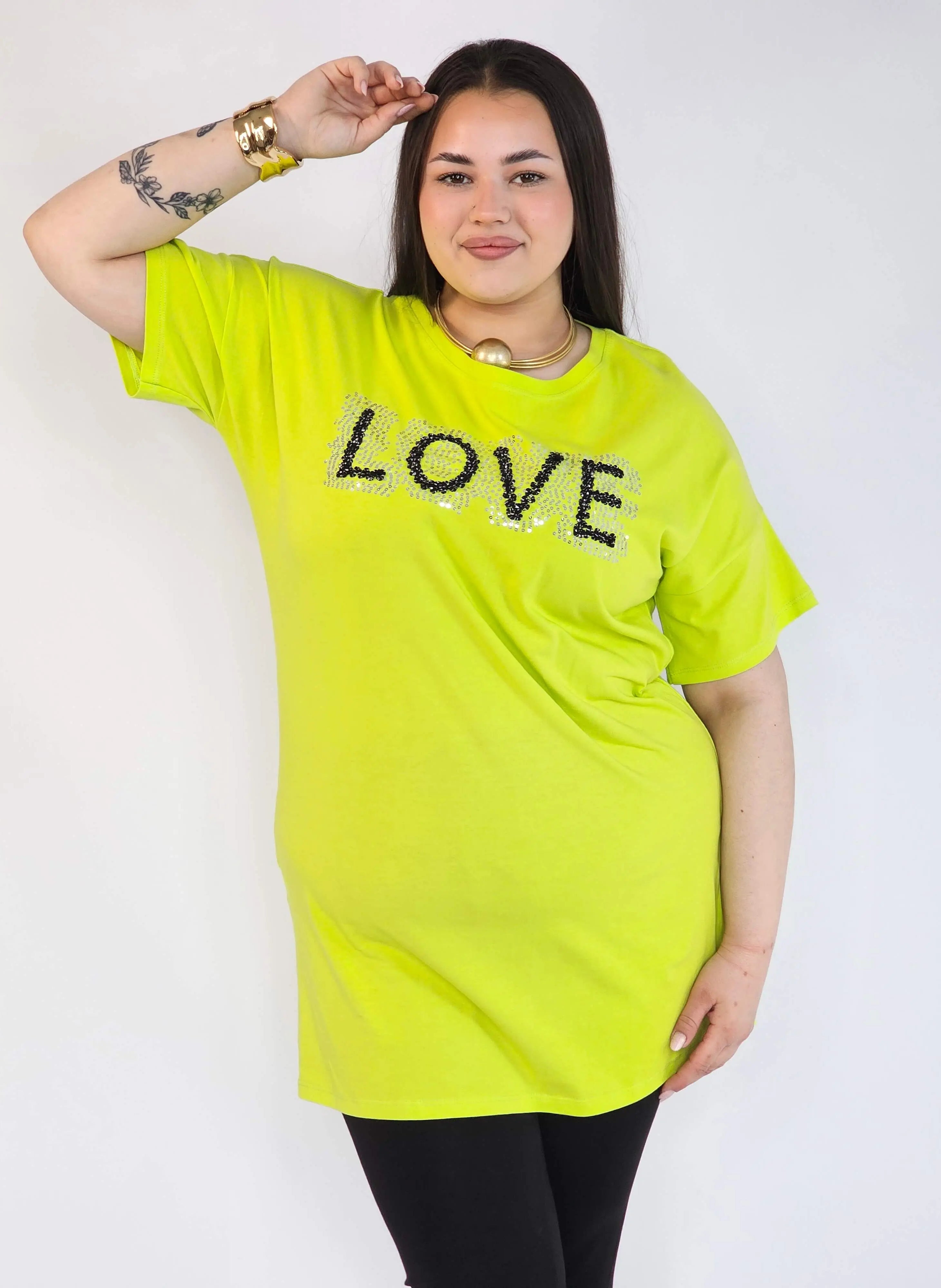 Bluzka plus size neonowa z napisem LOVE – modna tunika XXL dla kobiet Stylowa XL