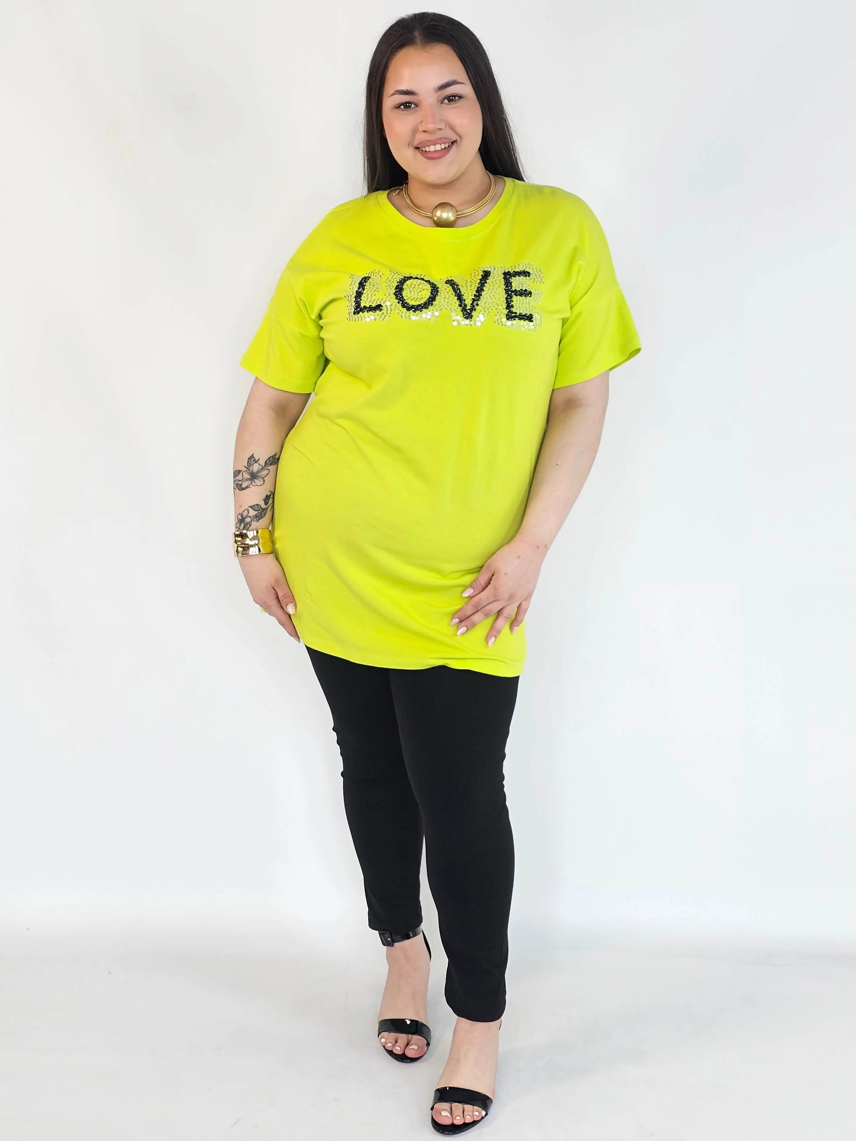 Bluzka plus size neonowa z napisem LOVE – modna tunika XXL dla kobiet Stylowa XL