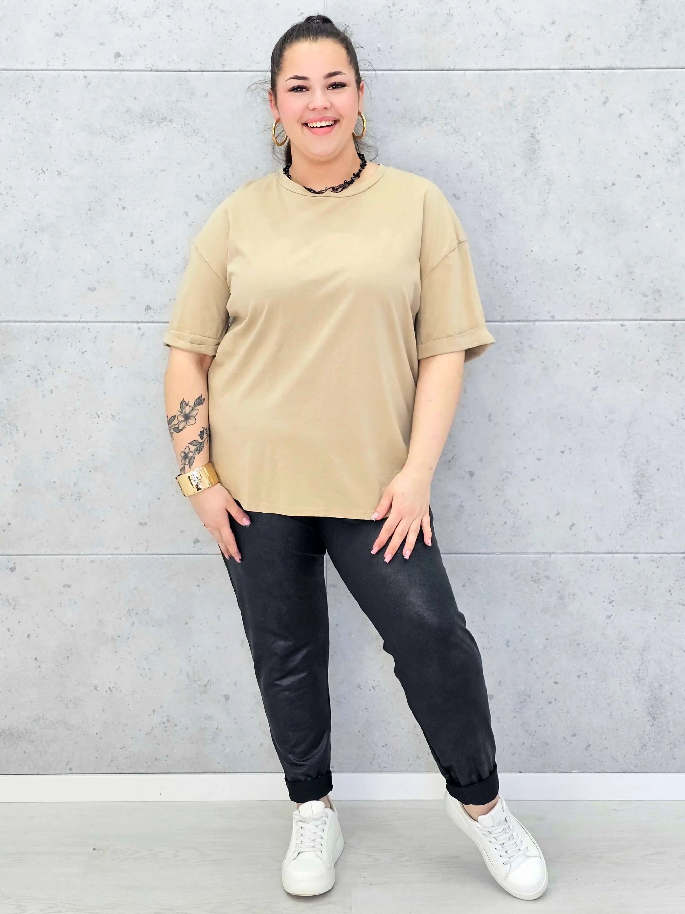 Bluzka plus size oversize wygodna – klasyczna baza do stylizacji XXL Stylowa XL