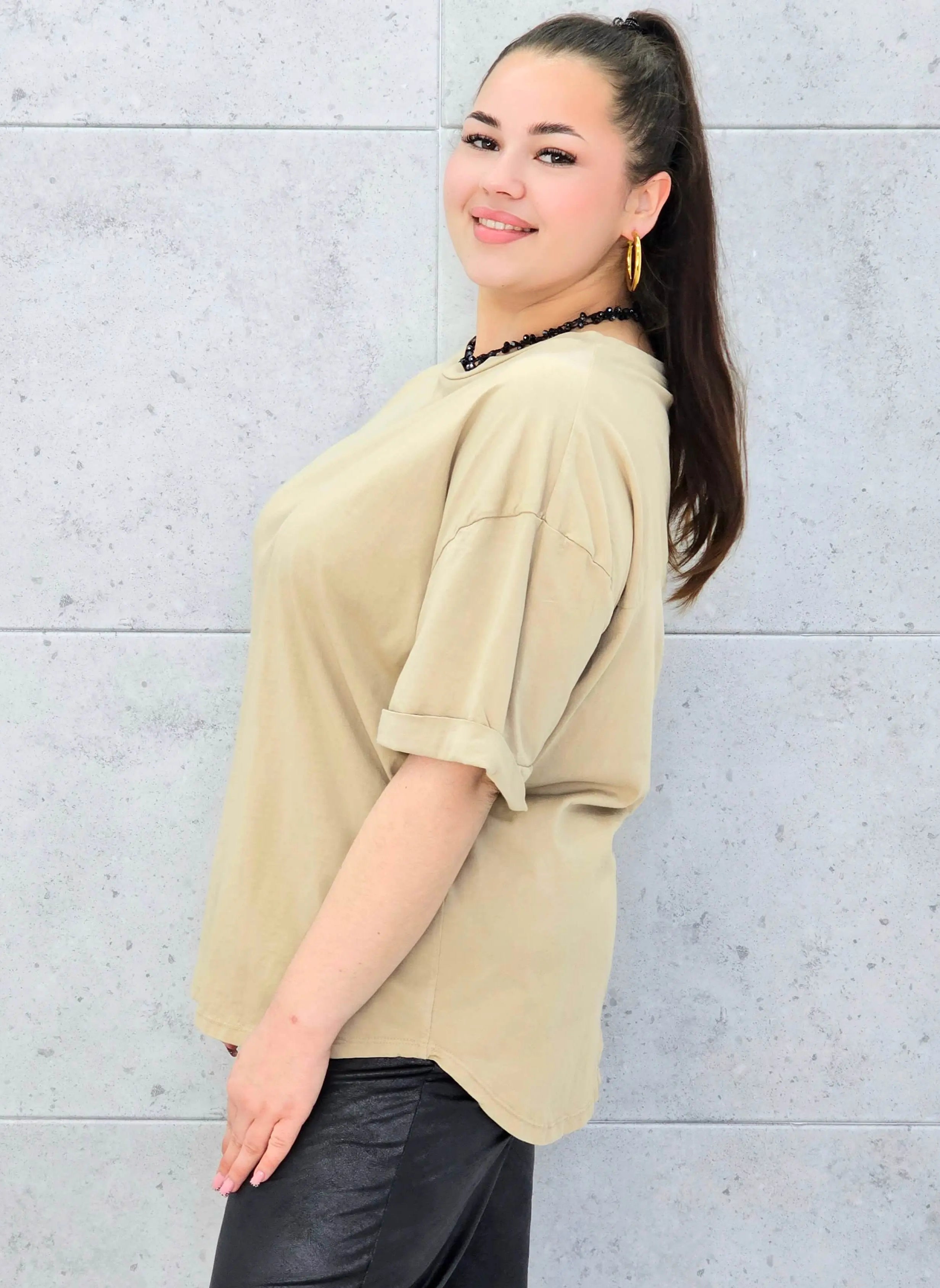 Bluzka plus size oversize wygodna – klasyczna baza do stylizacji XXL Stylowa XL