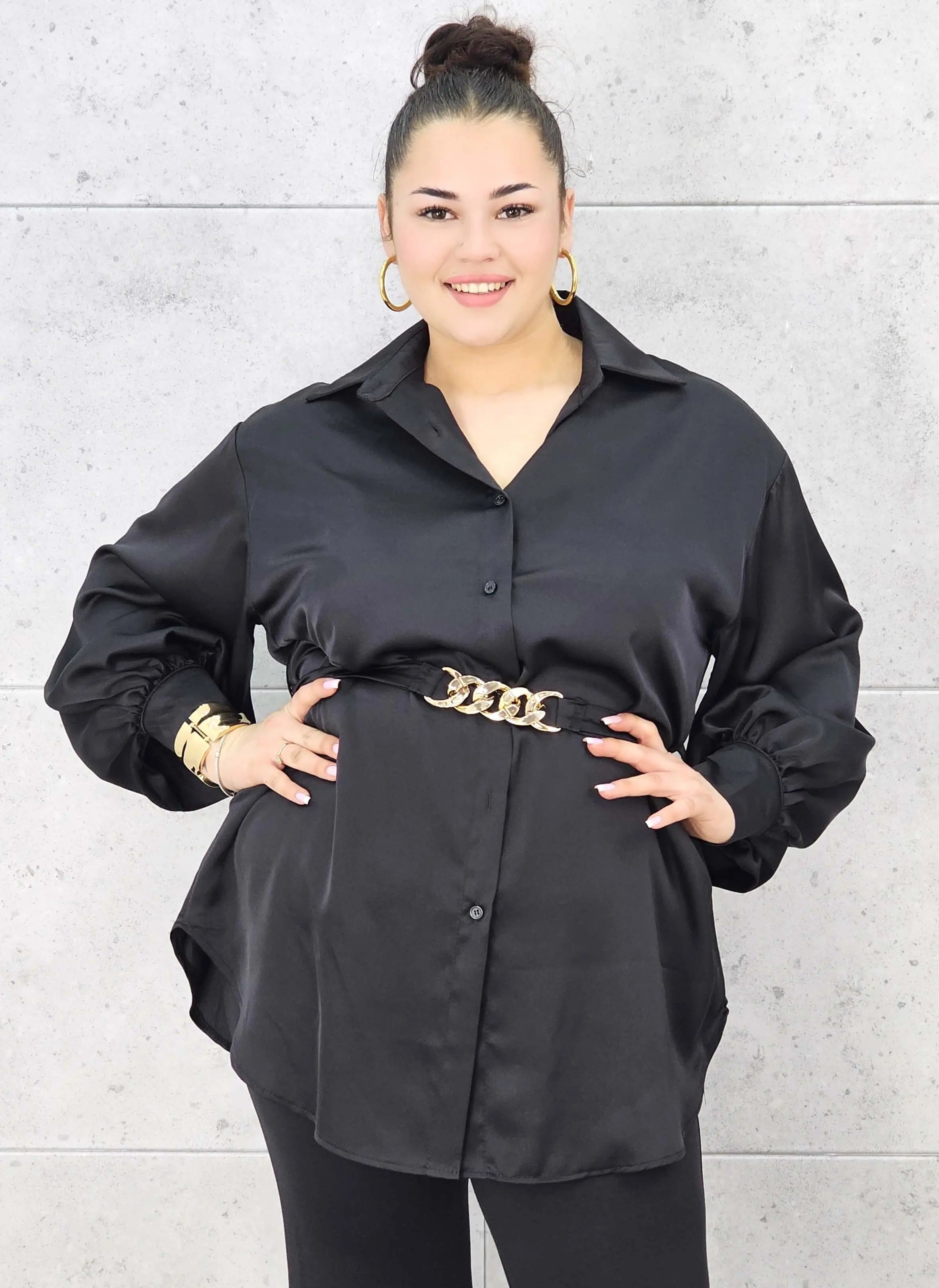 Bluzka plus size satynowa koszula z paskiem i eleganckim połyskiem – Stylowa XL Stylowa XL