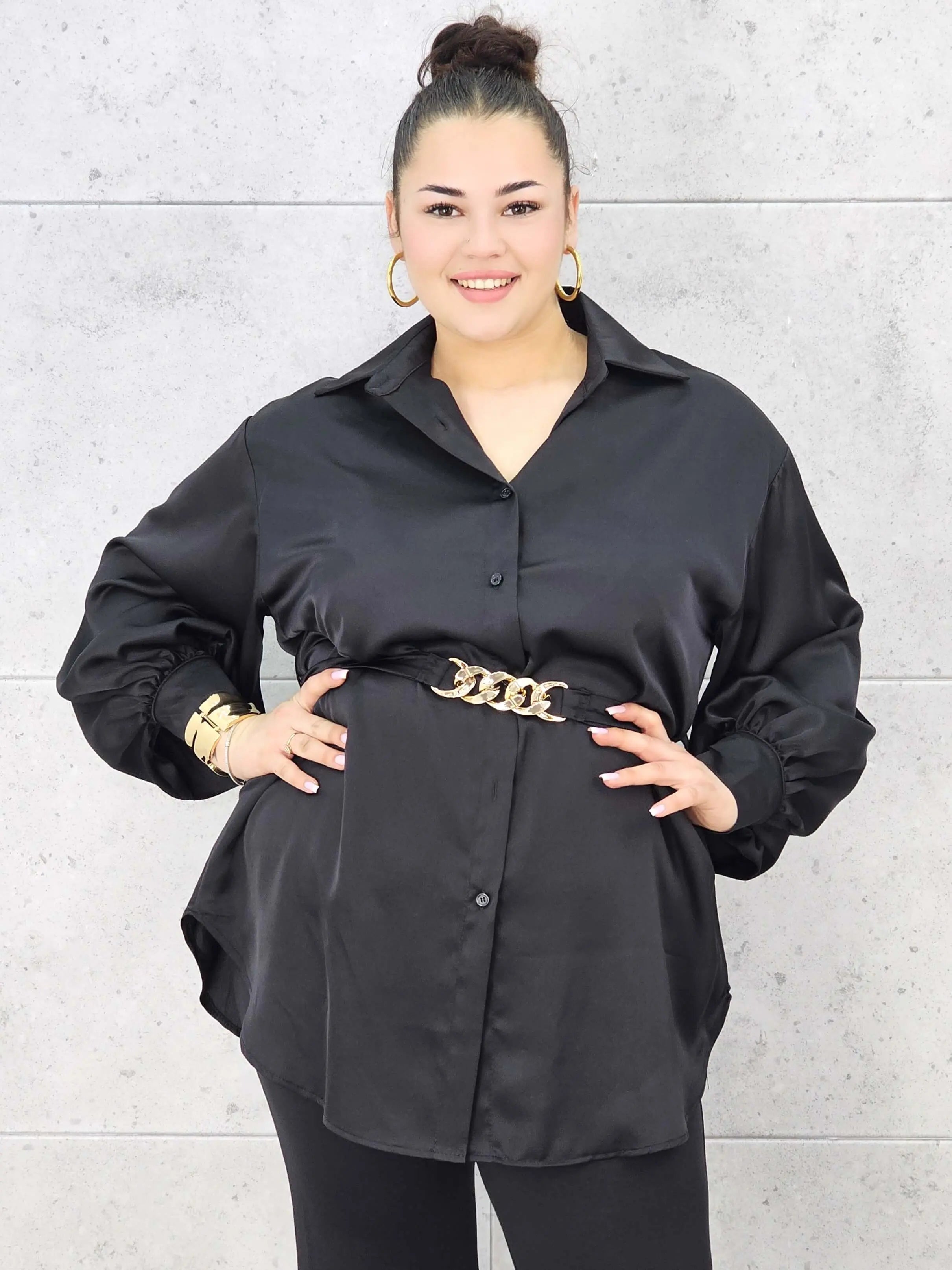 Bluzka plus size satynowa koszula z paskiem i eleganckim połyskiem – Stylowa XL Stylowa XL