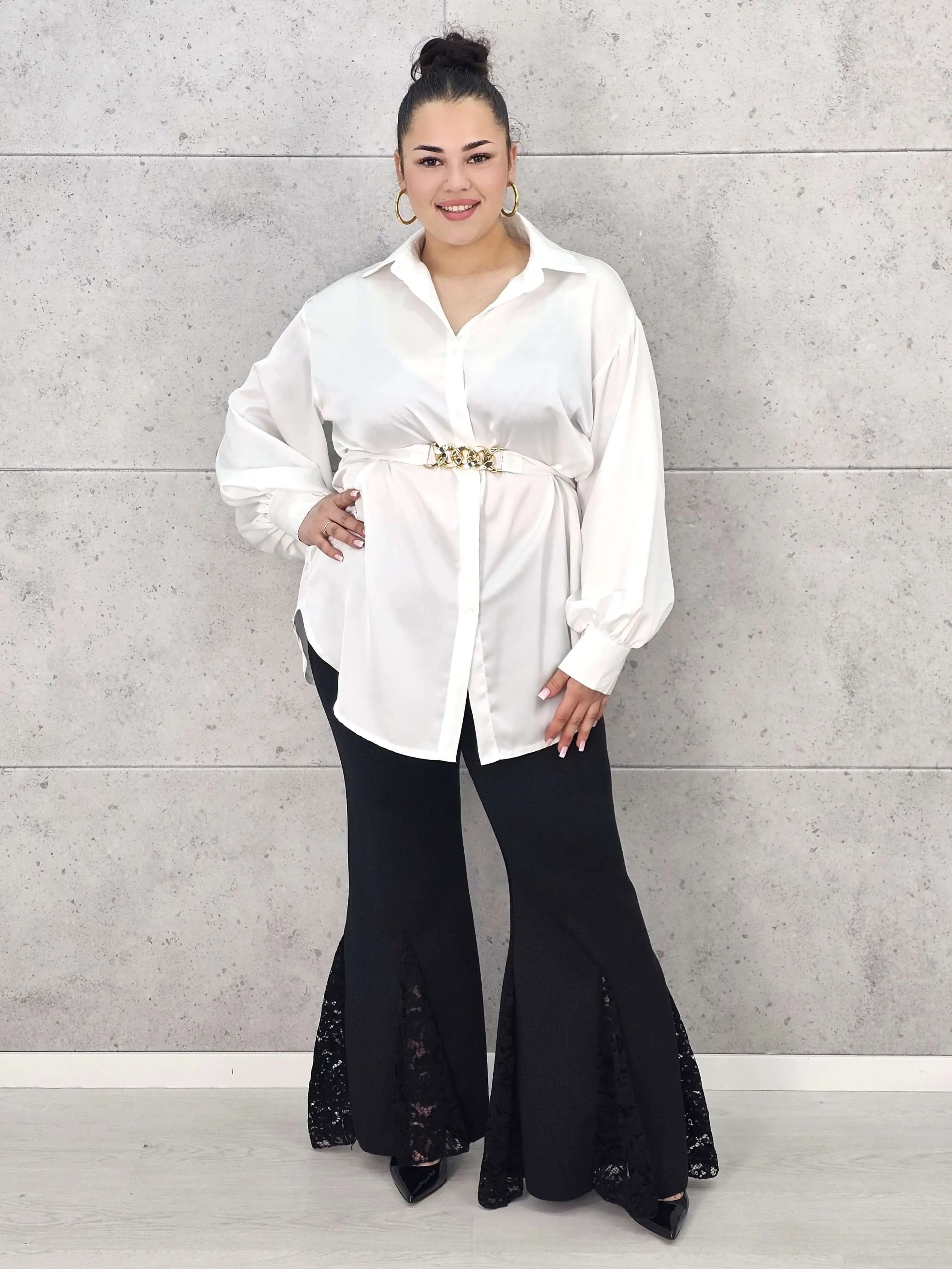 Bluzka plus size satynowa koszula z paskiem i eleganckim połyskiem – Stylowa XL Stylowa XL