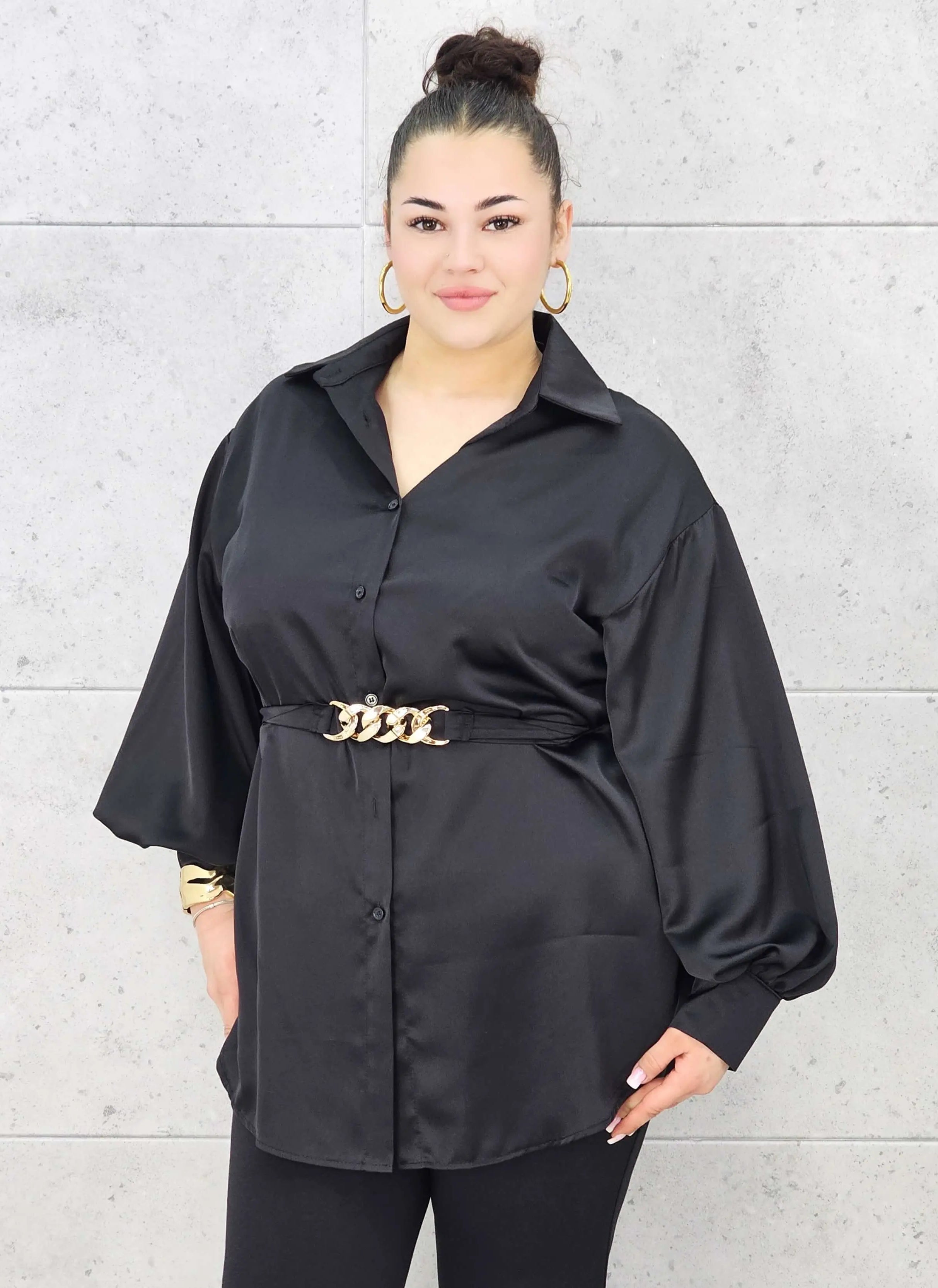 Bluzka plus size satynowa koszula z paskiem i eleganckim połyskiem – Stylowa XL Stylowa XL
