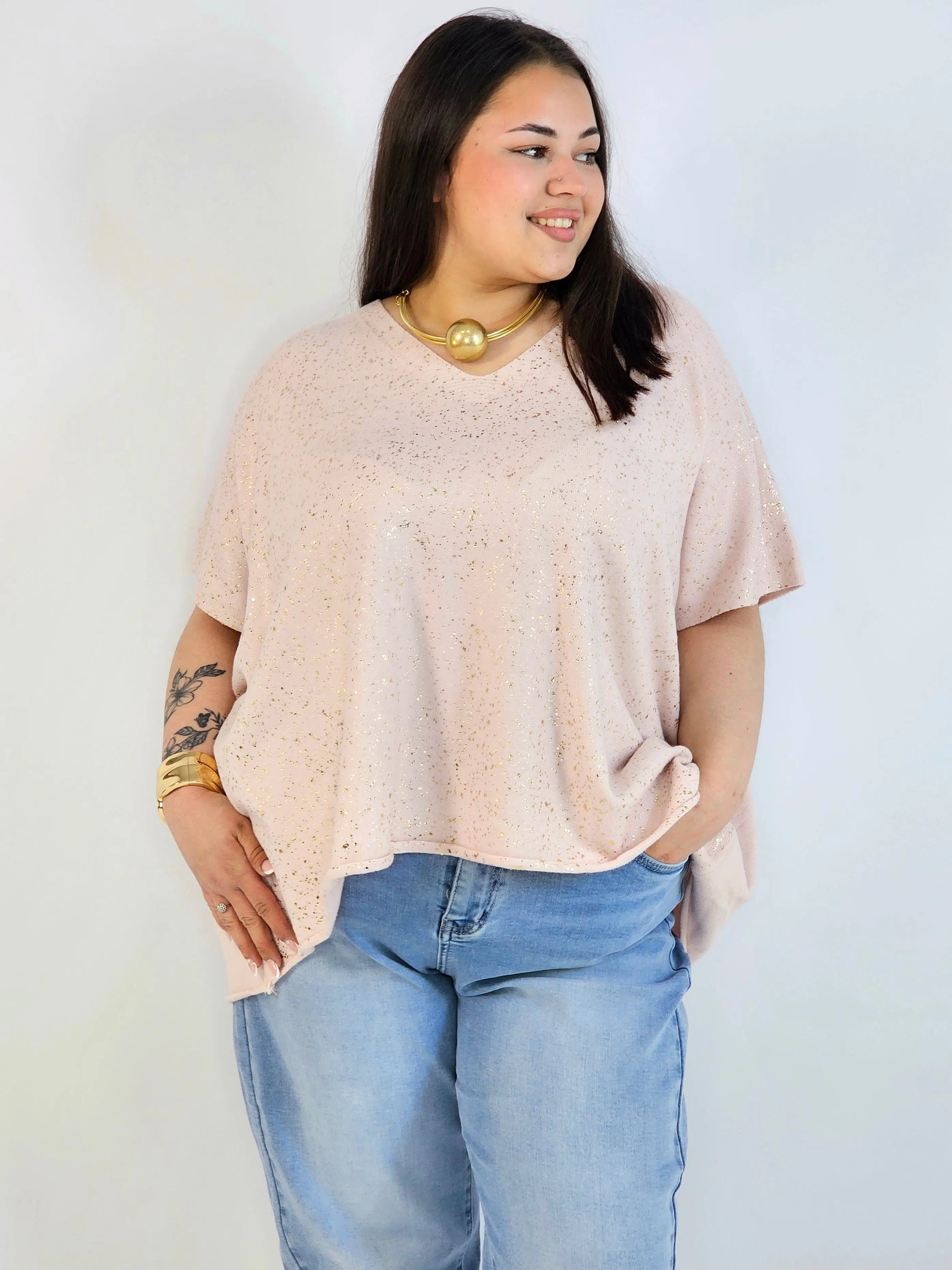 Bluzka plus size sweterkowa ze złotym zdobieniem – elegancka i lekka Stylowa XL