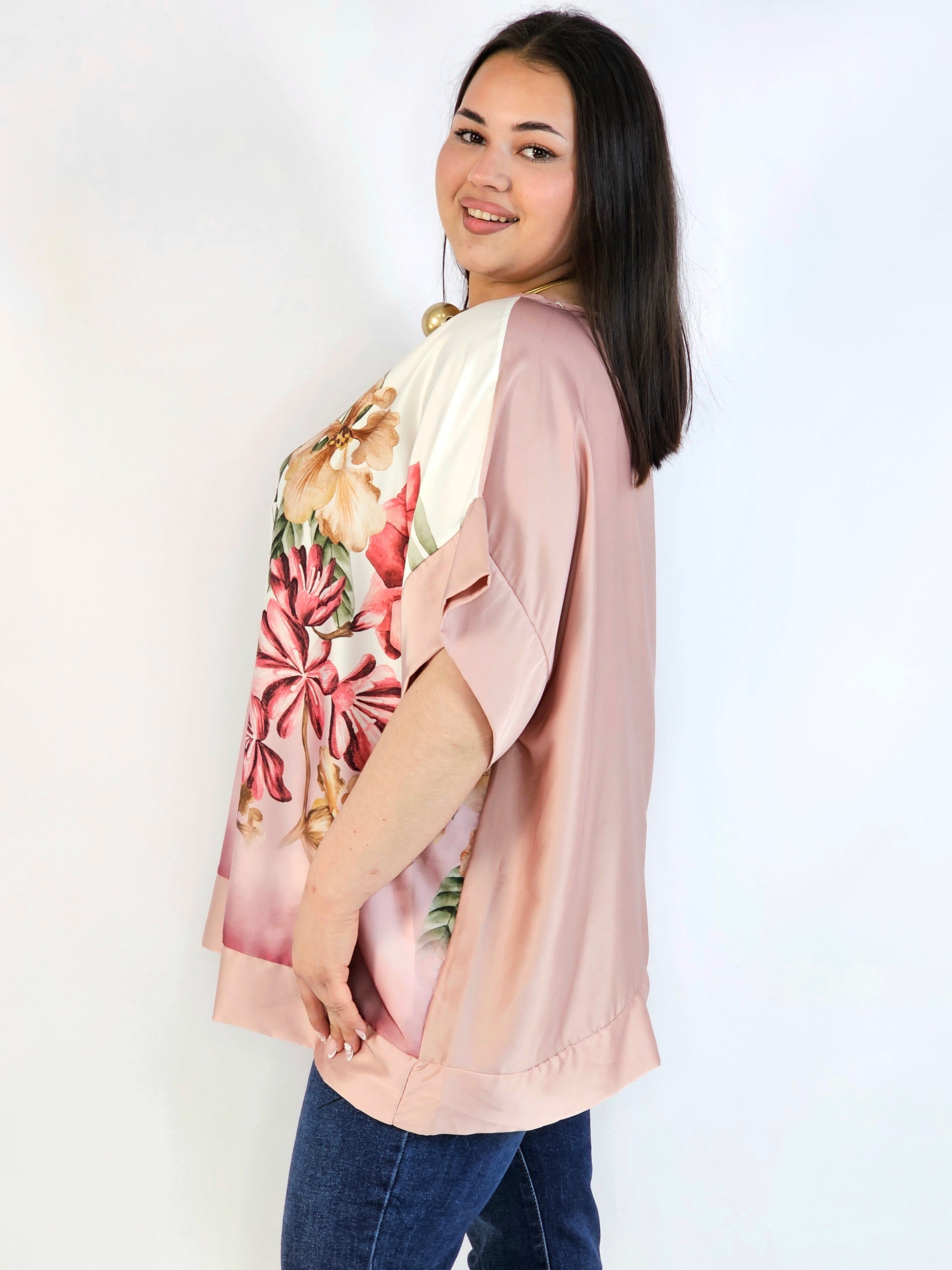 Bluzka plus size w kwiaty – lekka i stylowa bluzka damska Stylowa XL