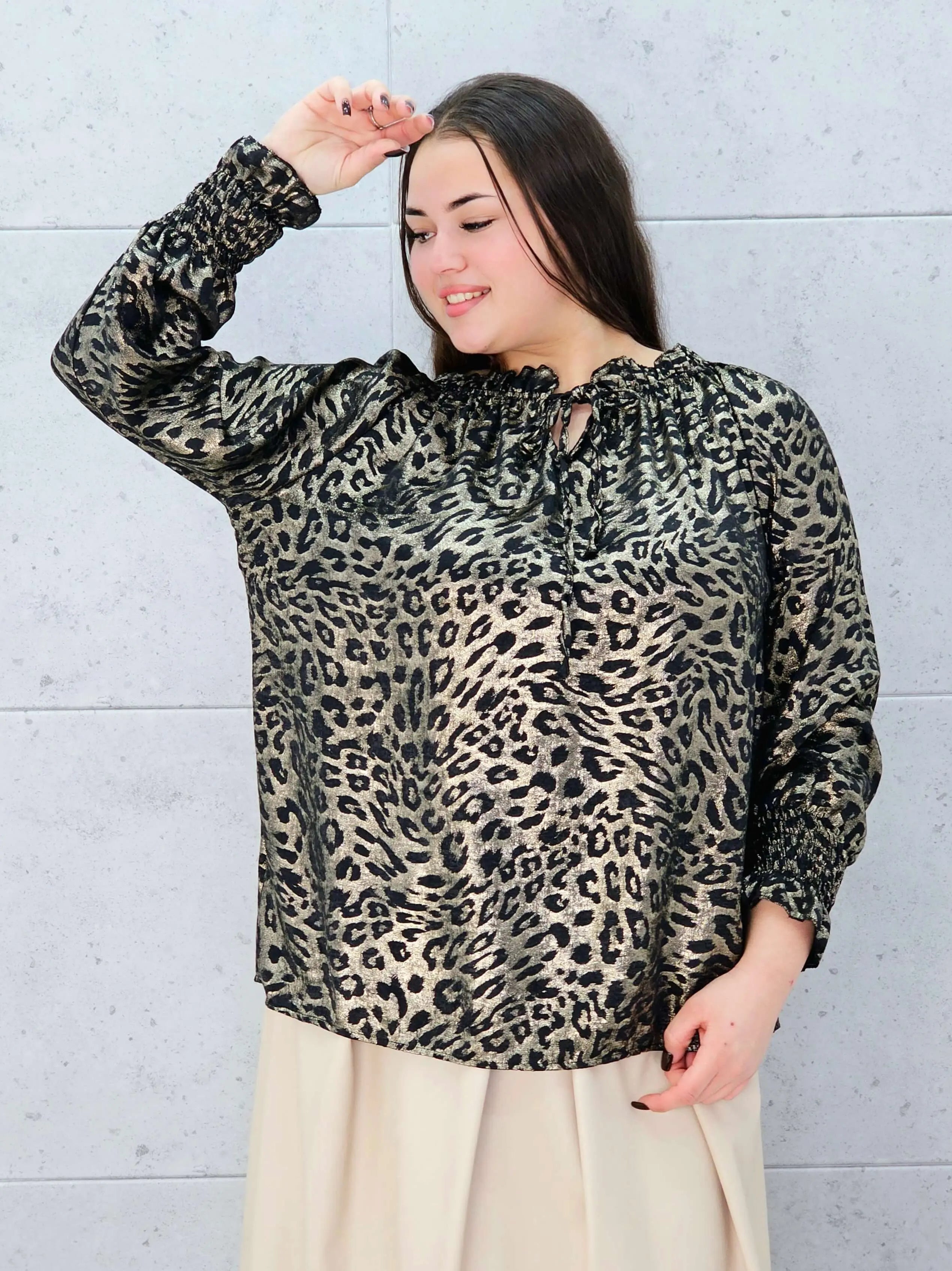 Bluzka plus size w panterkę ze złotym połyskiem – stylowa i z charakterem Stylowa XL Stylowa XL