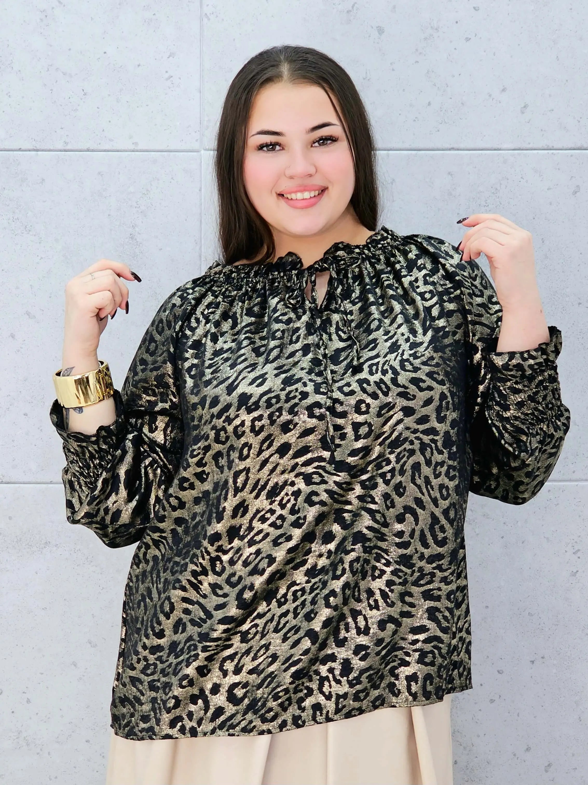 Bluzka plus size w panterkę ze złotym połyskiem – stylowa i z charakterem Stylowa XL Stylowa XL