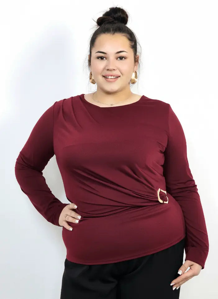 Bluzka plus size z asymetrycznym marszczeniem i ozdobną klamrą Stylowa XL