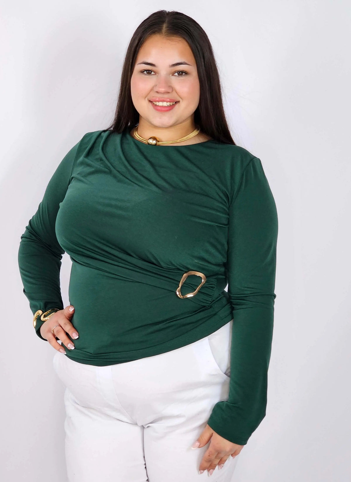 Bluzka plus size z asymetrycznym marszczeniem i ozdobną klamrą Stylowa XL