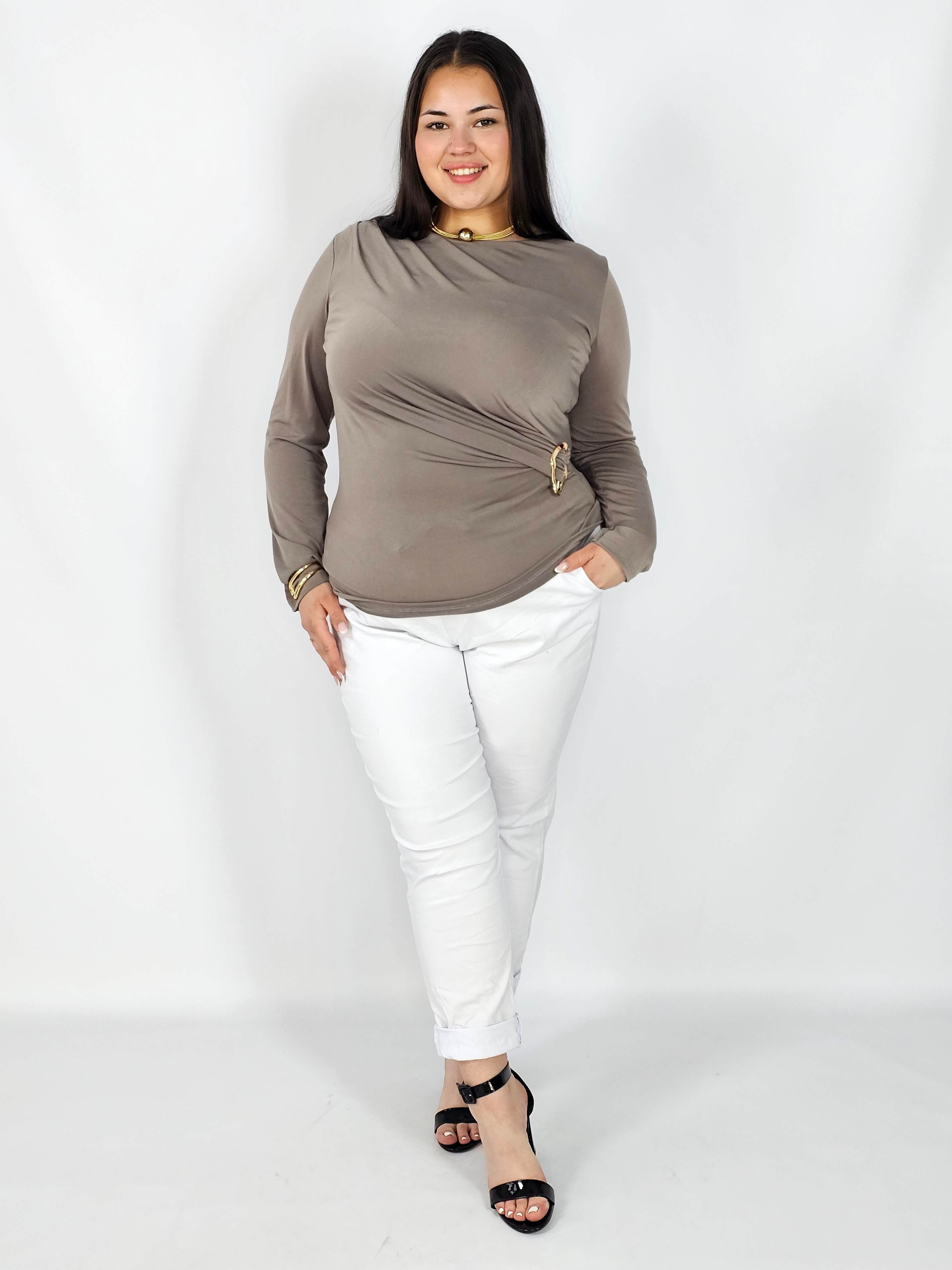 Bluzka plus size z asymetrycznym marszczeniem i ozdobną klamrą Stylowa XL