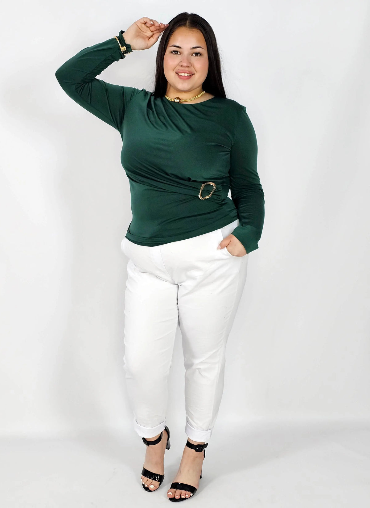 Bluzka plus size z asymetrycznym marszczeniem i ozdobną klamrą Stylowa XL