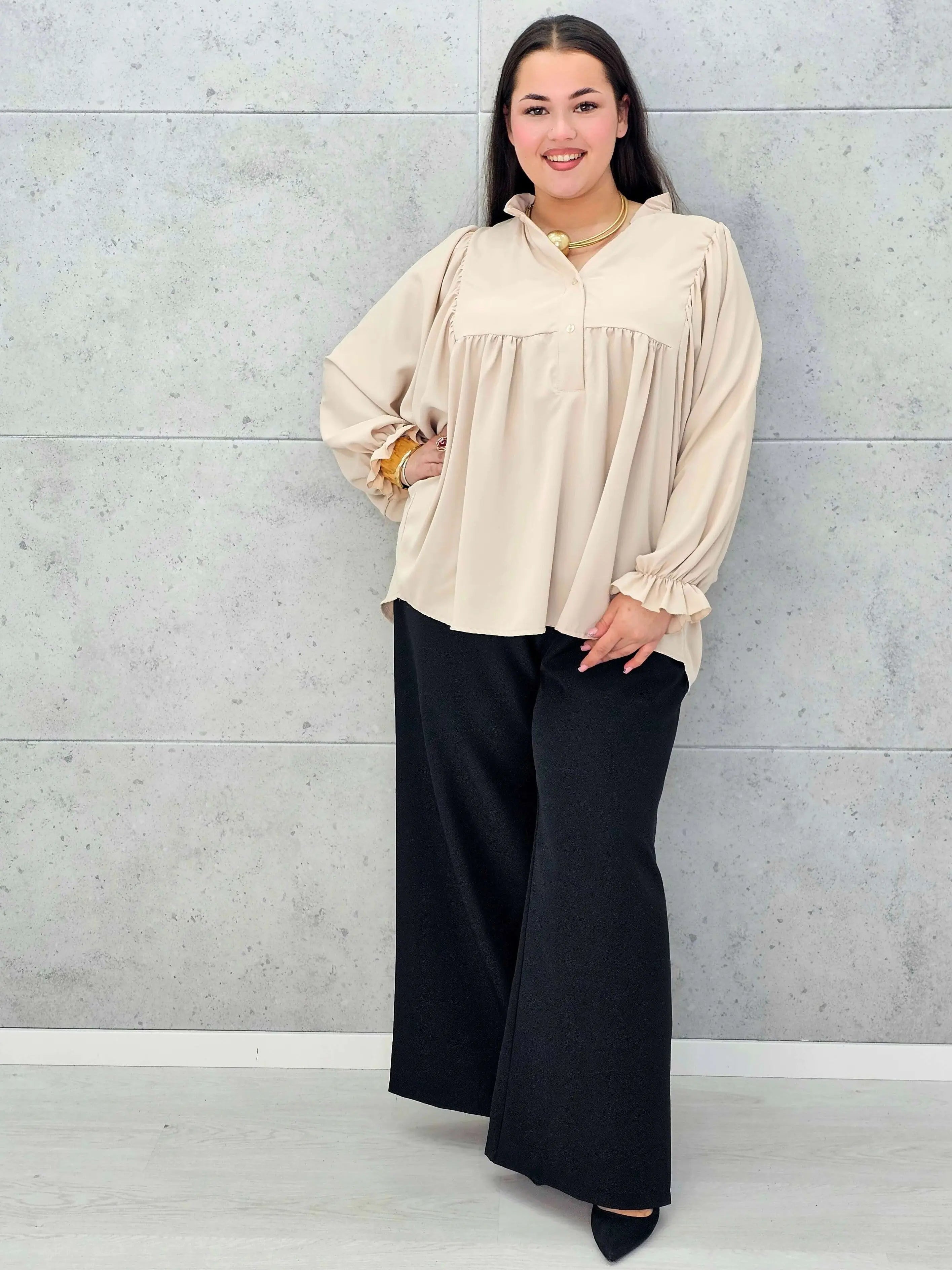 Bluzka plus size z bufiastymi rękawami. Stylowa XL