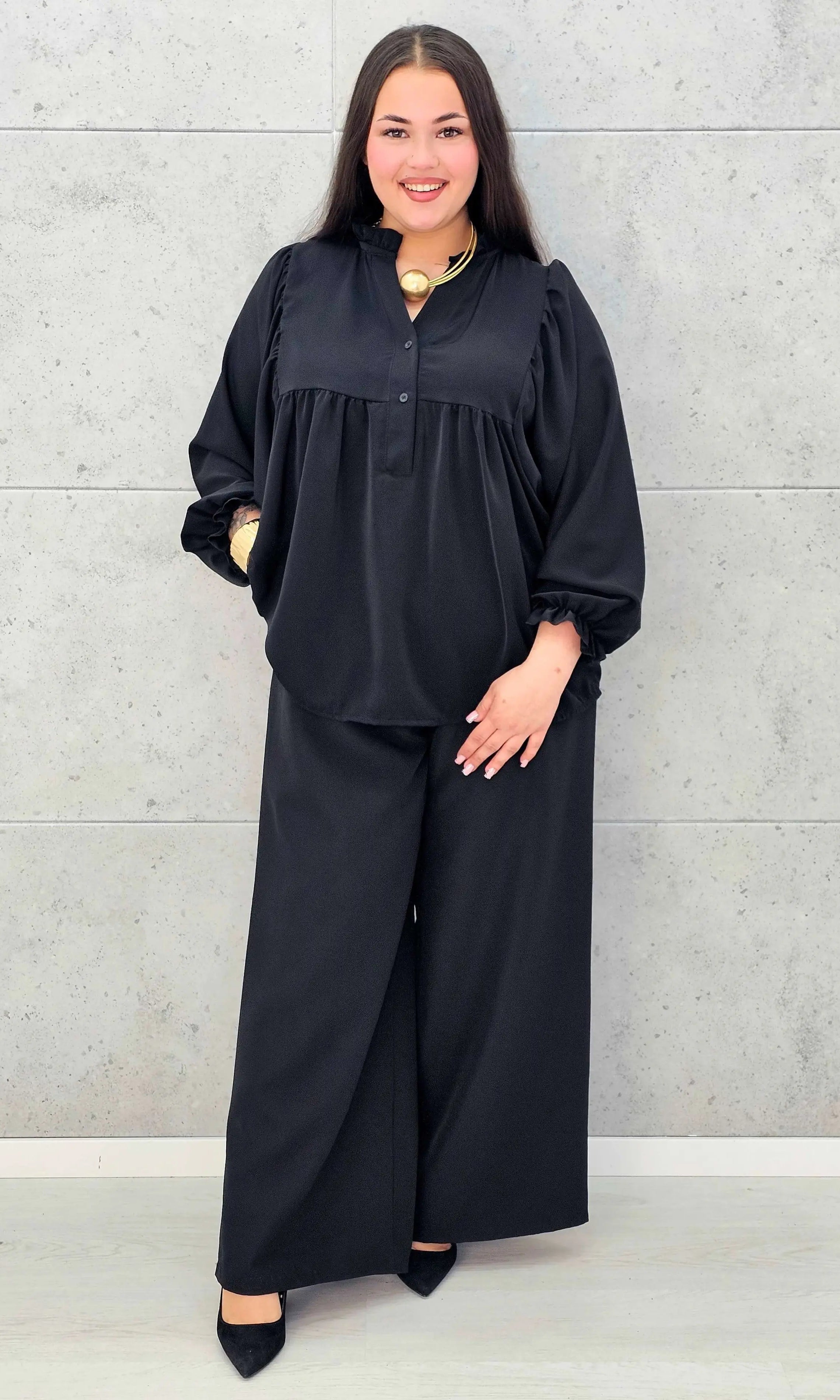 Bluzka plus size z bufiastymi rękawami. Stylowa XL