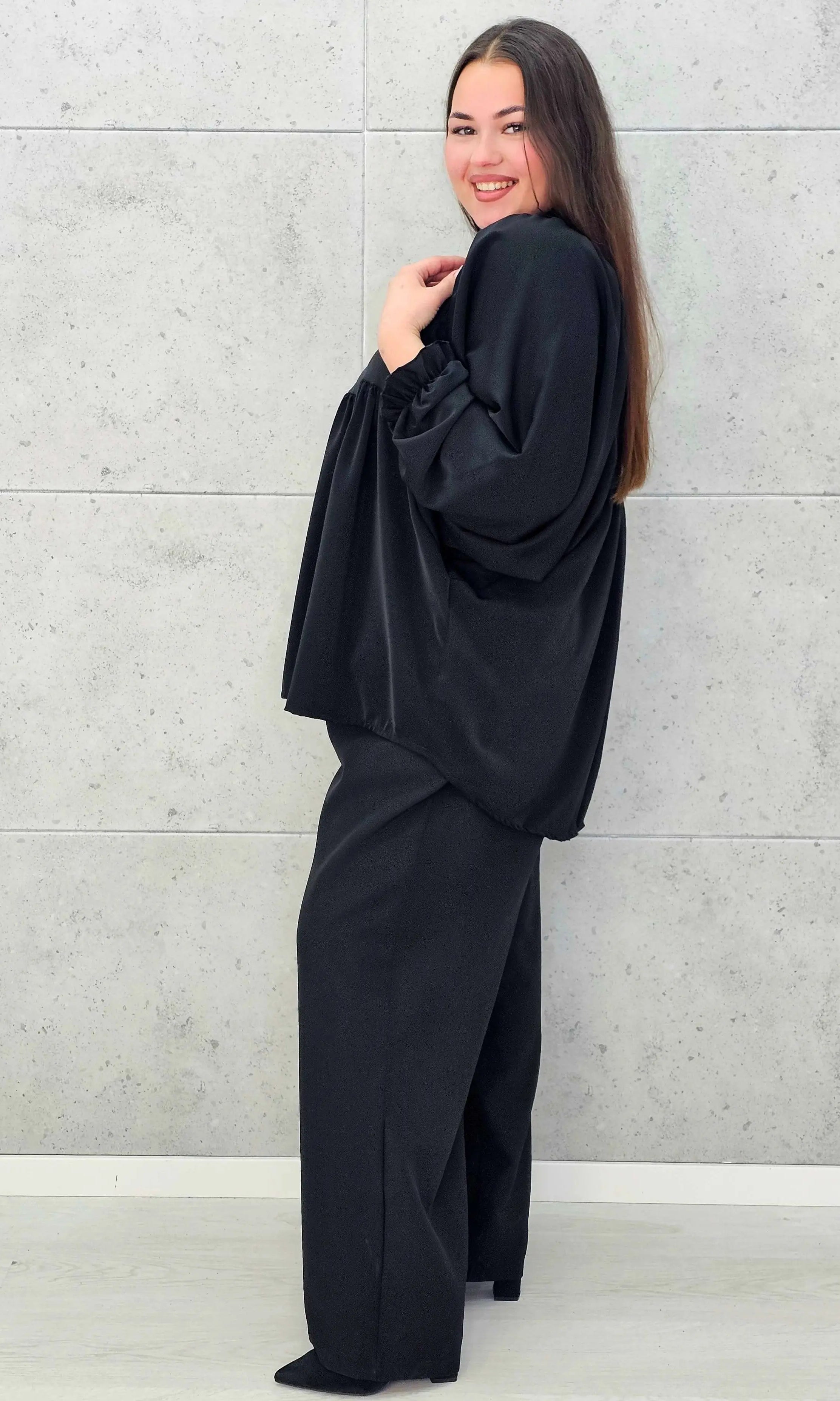 Bluzka plus size z bufiastymi rękawami. Stylowa XL