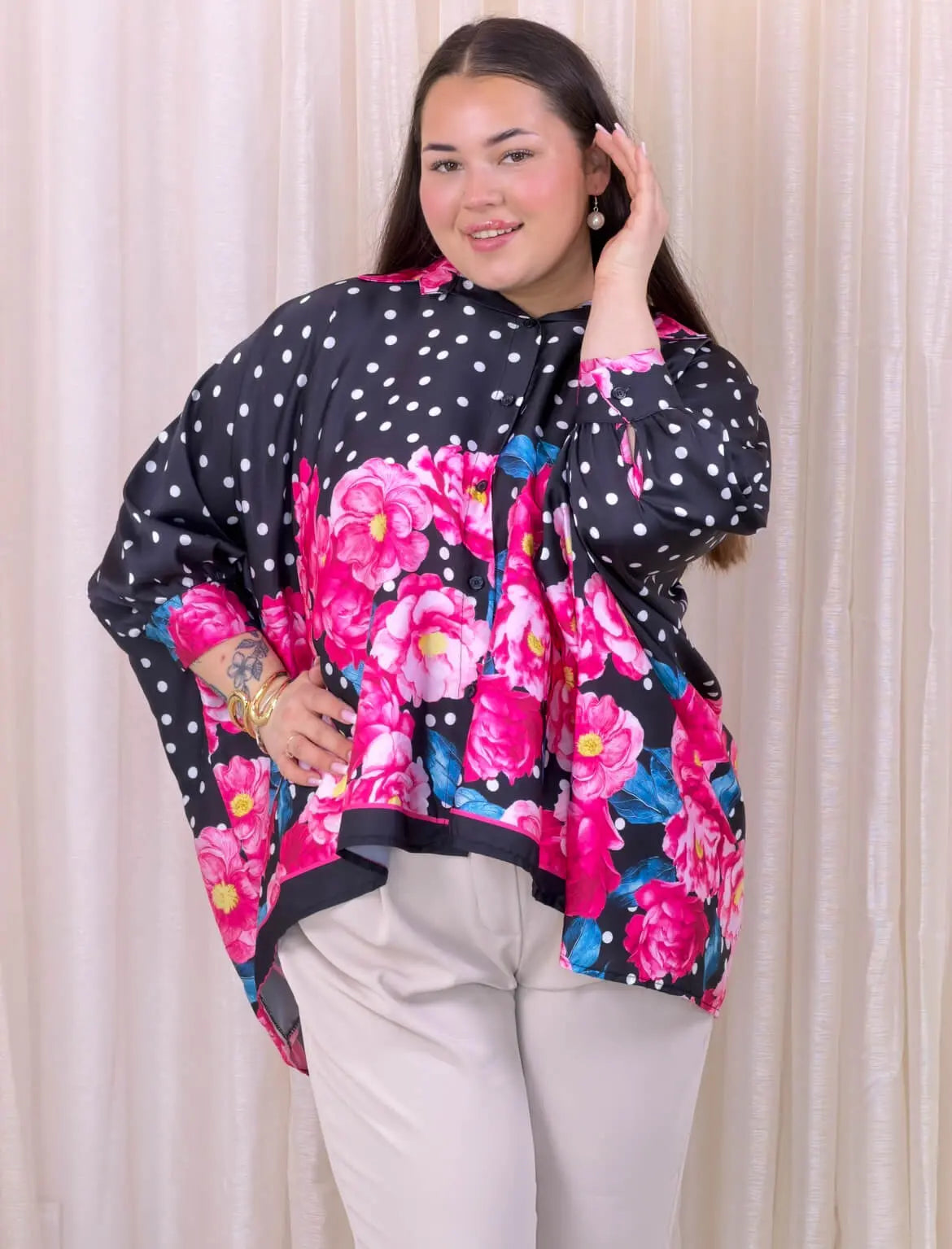 Bluzka plus size z dekoltem V i kwiatowym printem Stylowa XL