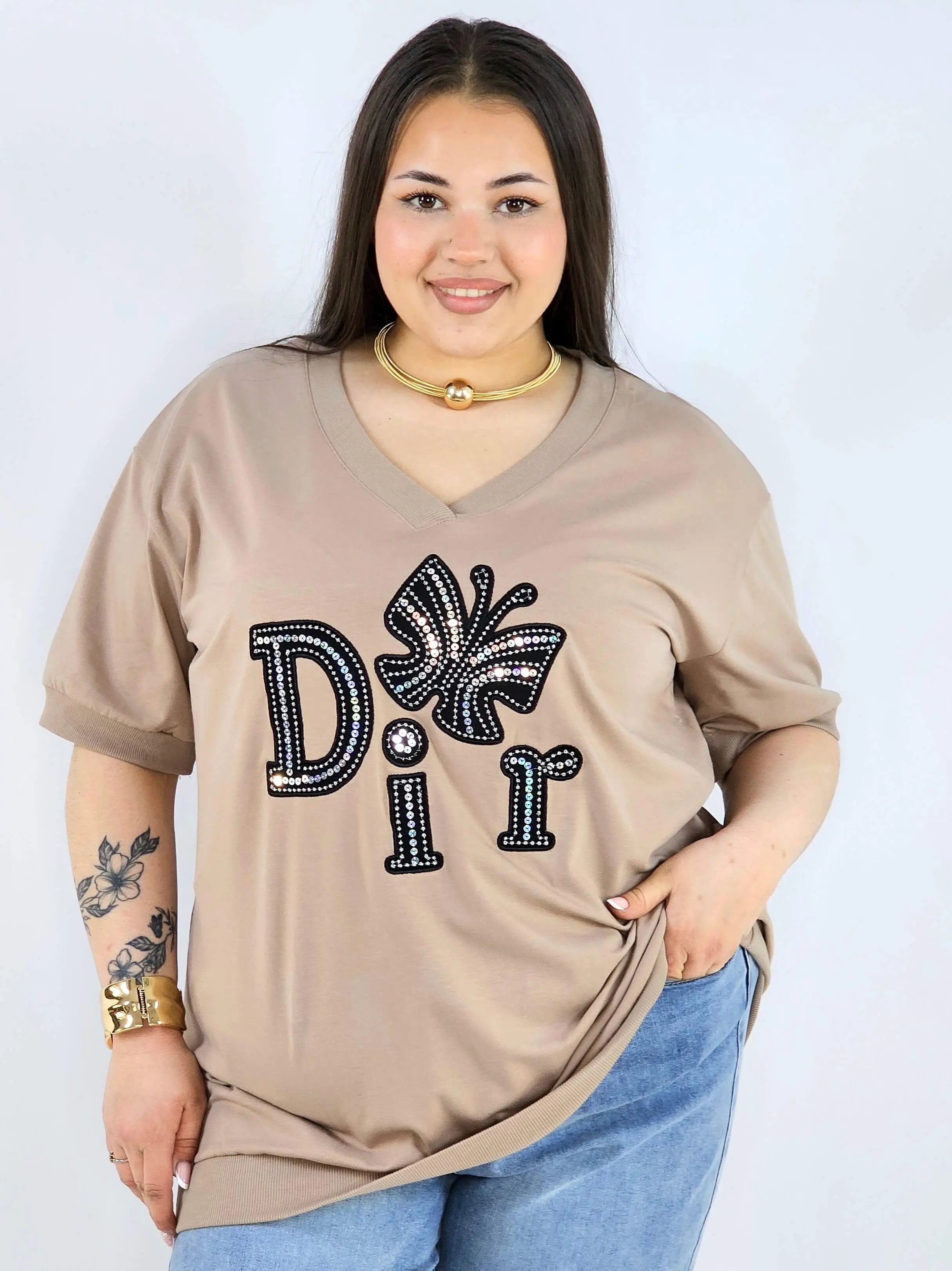 Bluzka plus size z dekoltem V i ozdobnym napisem Stylowa XL