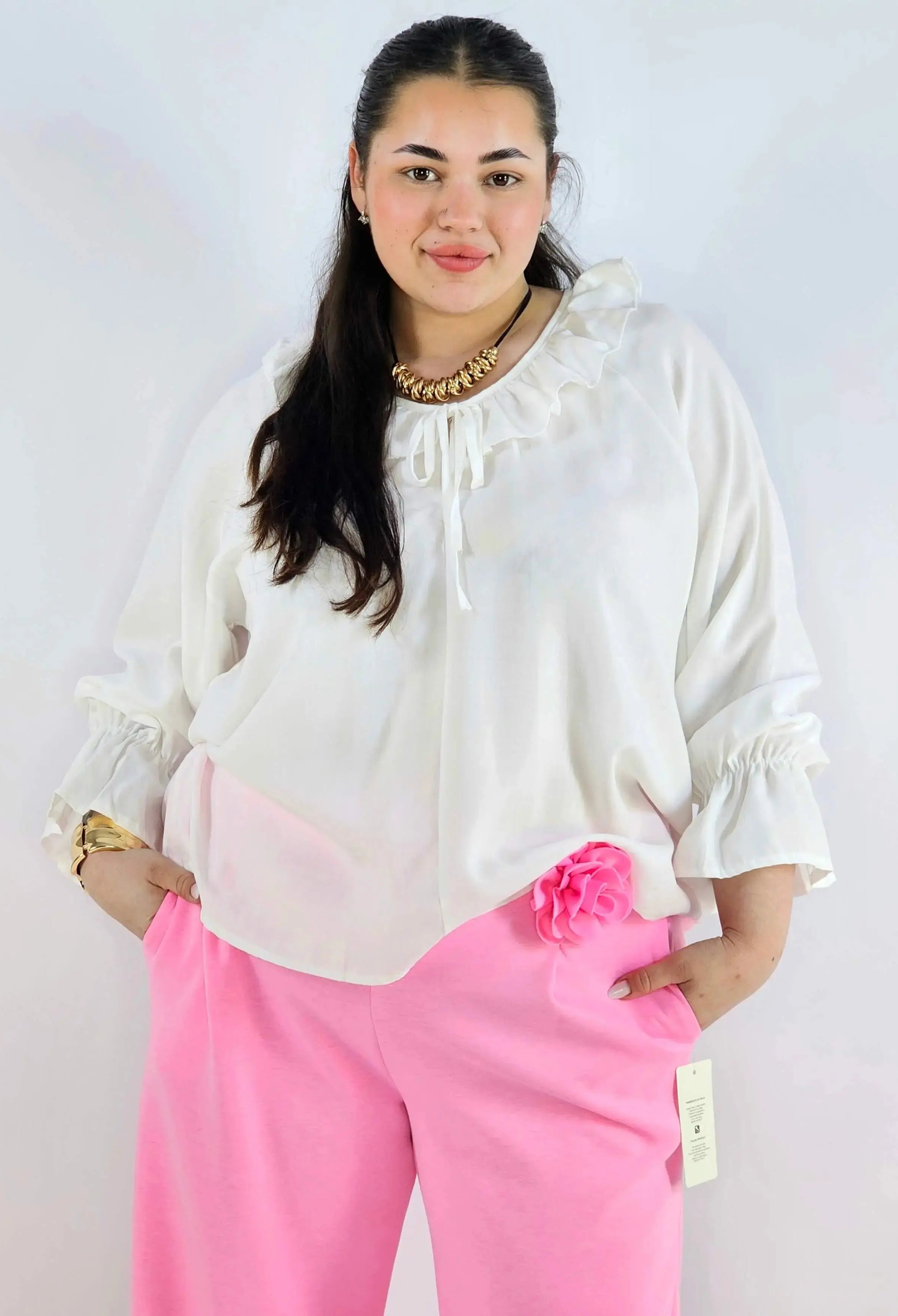 Bluzka plus size z falbaną – romantyczna elegancja w lekkim wydaniu Stylowa XL