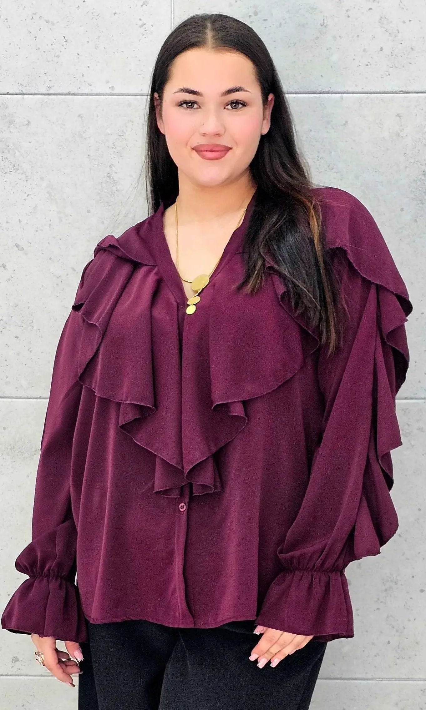 Bluzka plus size z falbanami – romantyczny szyk i wygoda w eleganckim stylu - Stylowa XL