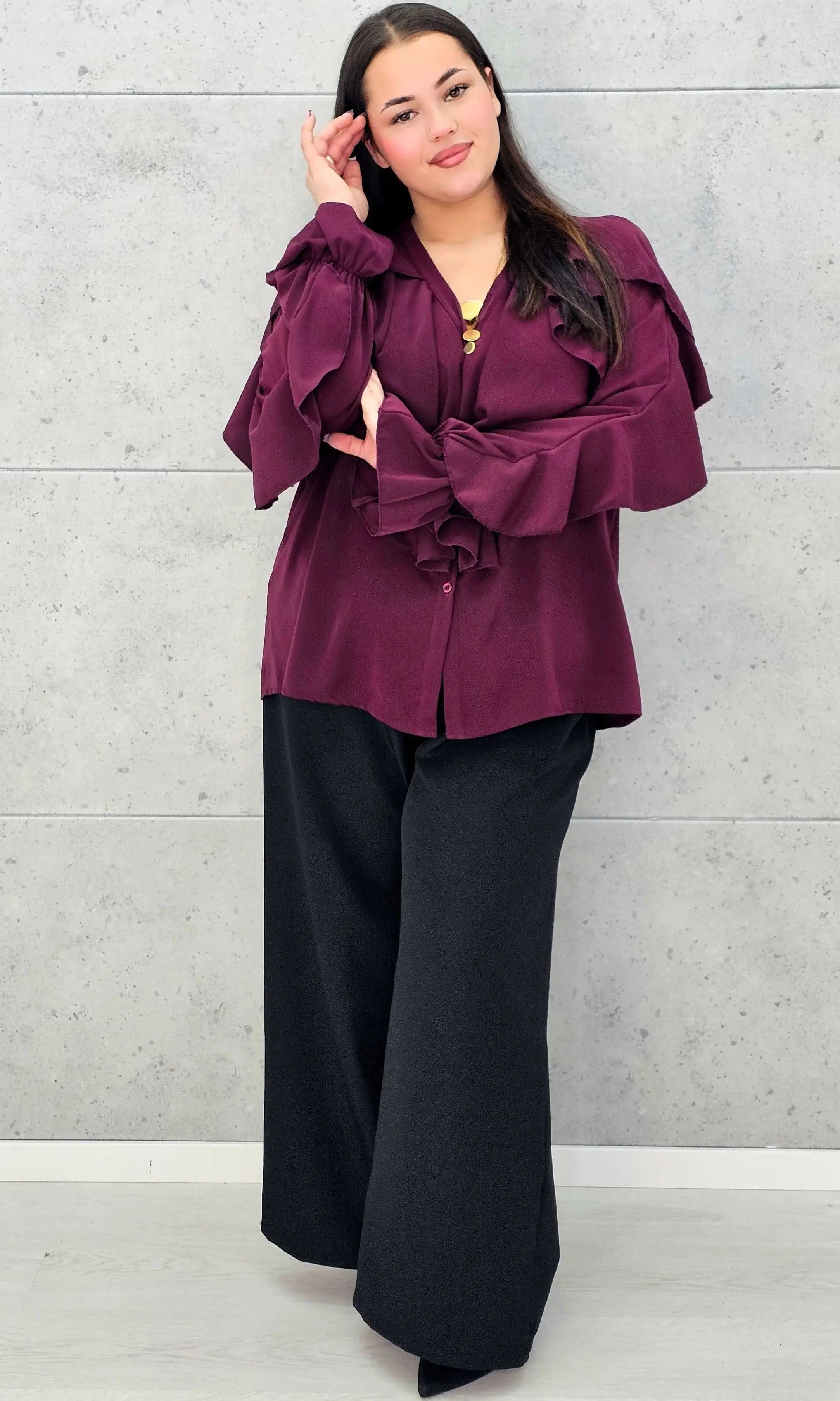 Bluzka plus size z falbanami – romantyczny szyk i wygoda w eleganckim stylu - Stylowa XL