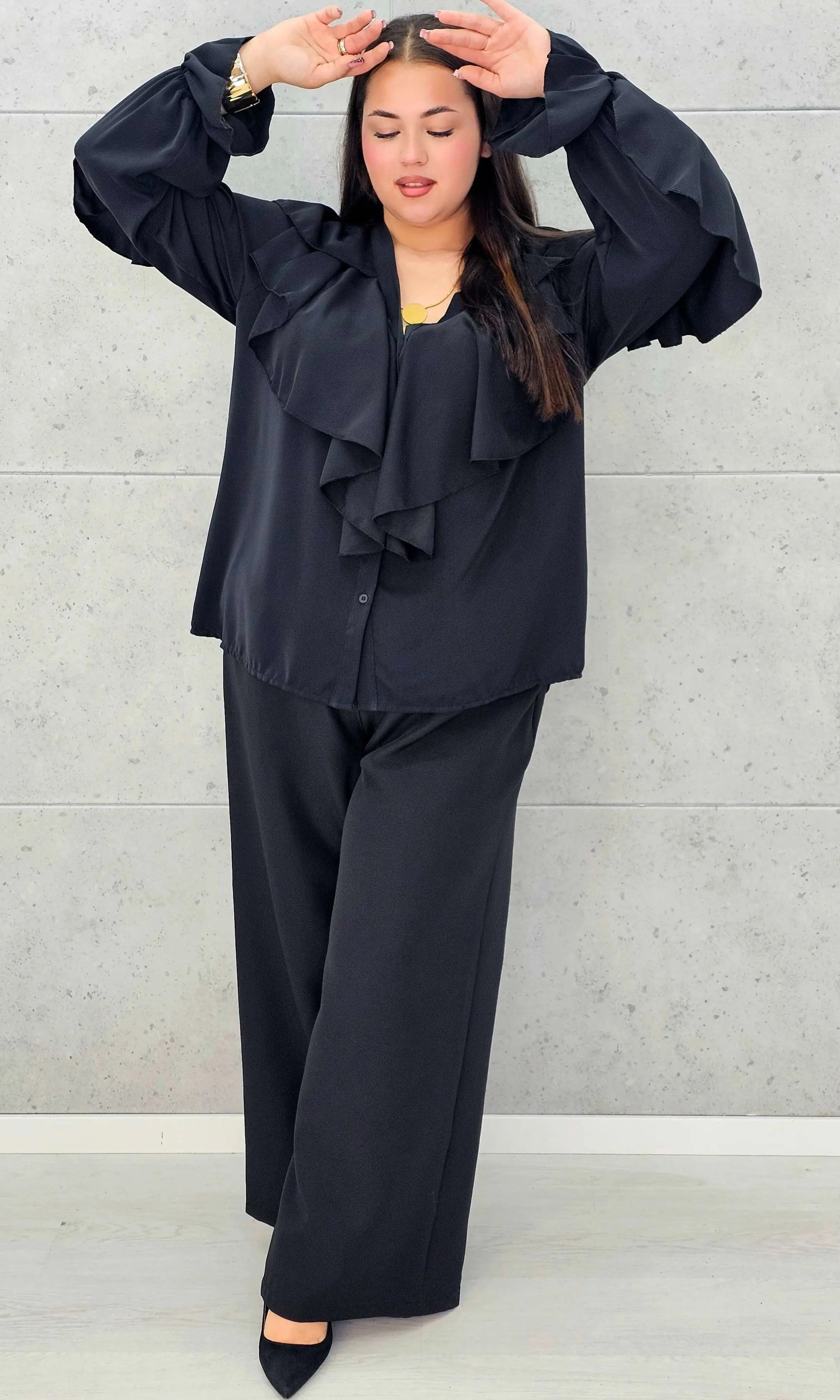 Bluzka plus size z falbanami – romantyczny szyk i wygoda w eleganckim stylu - Stylowa XL