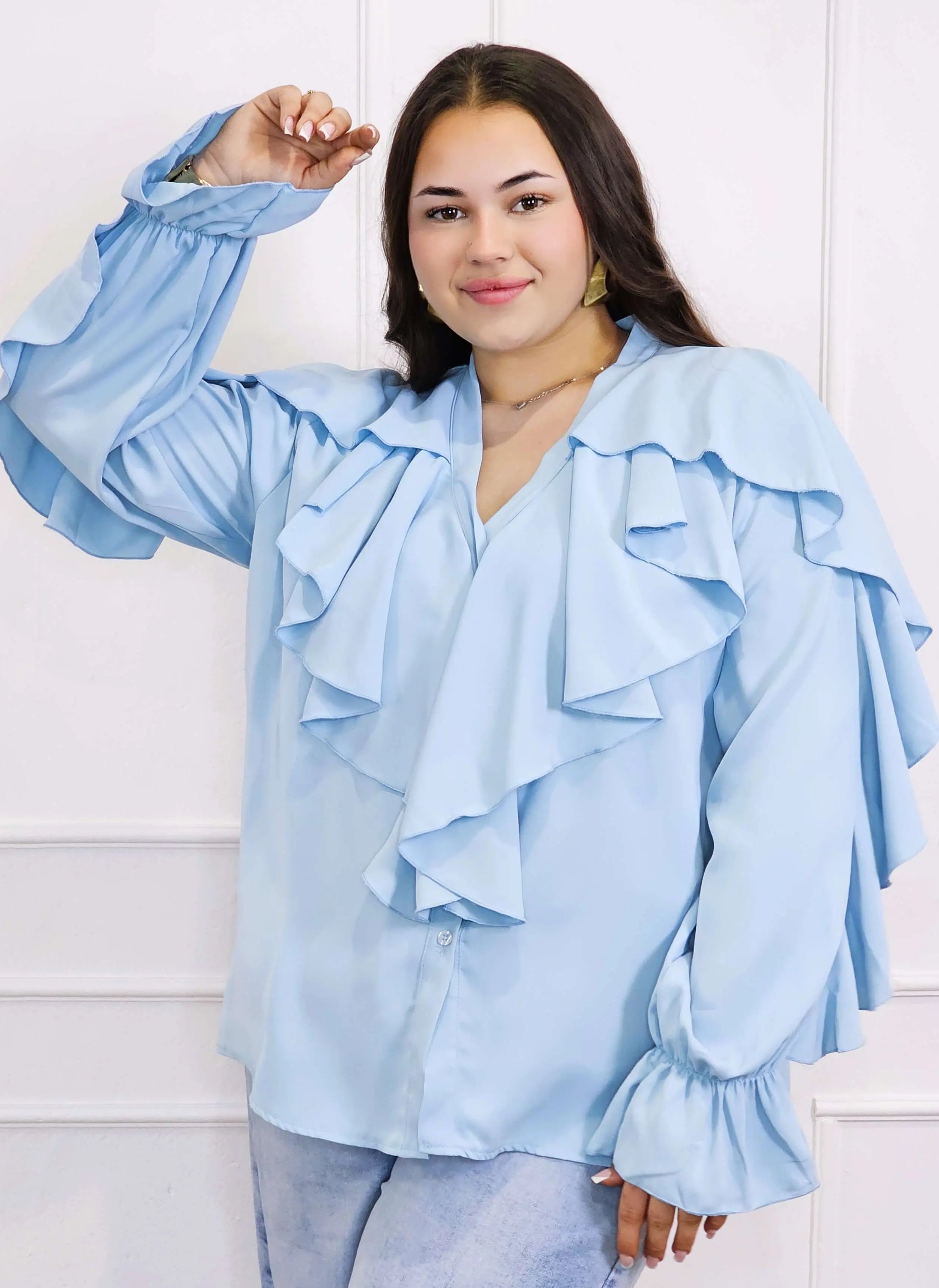 Bluzka plus size z falbanami – romantyczny szyk i wygoda w eleganckim stylu Stylowa XL