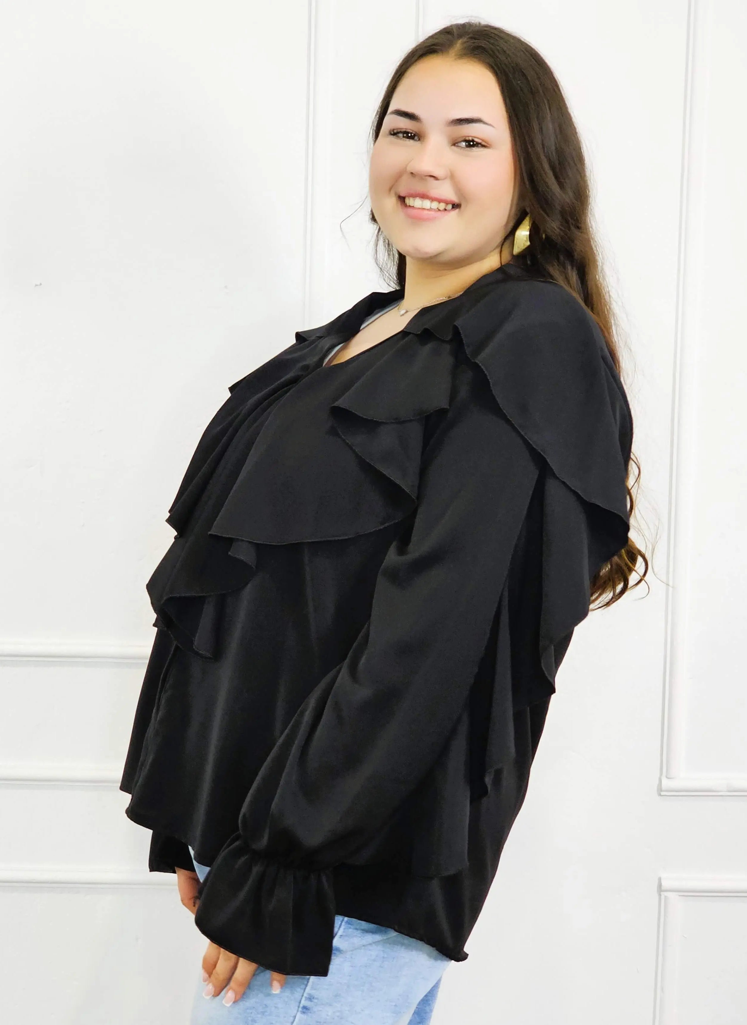 Bluzka plus size z falbanami – romantyczny szyk i wygoda w eleganckim stylu Stylowa XL