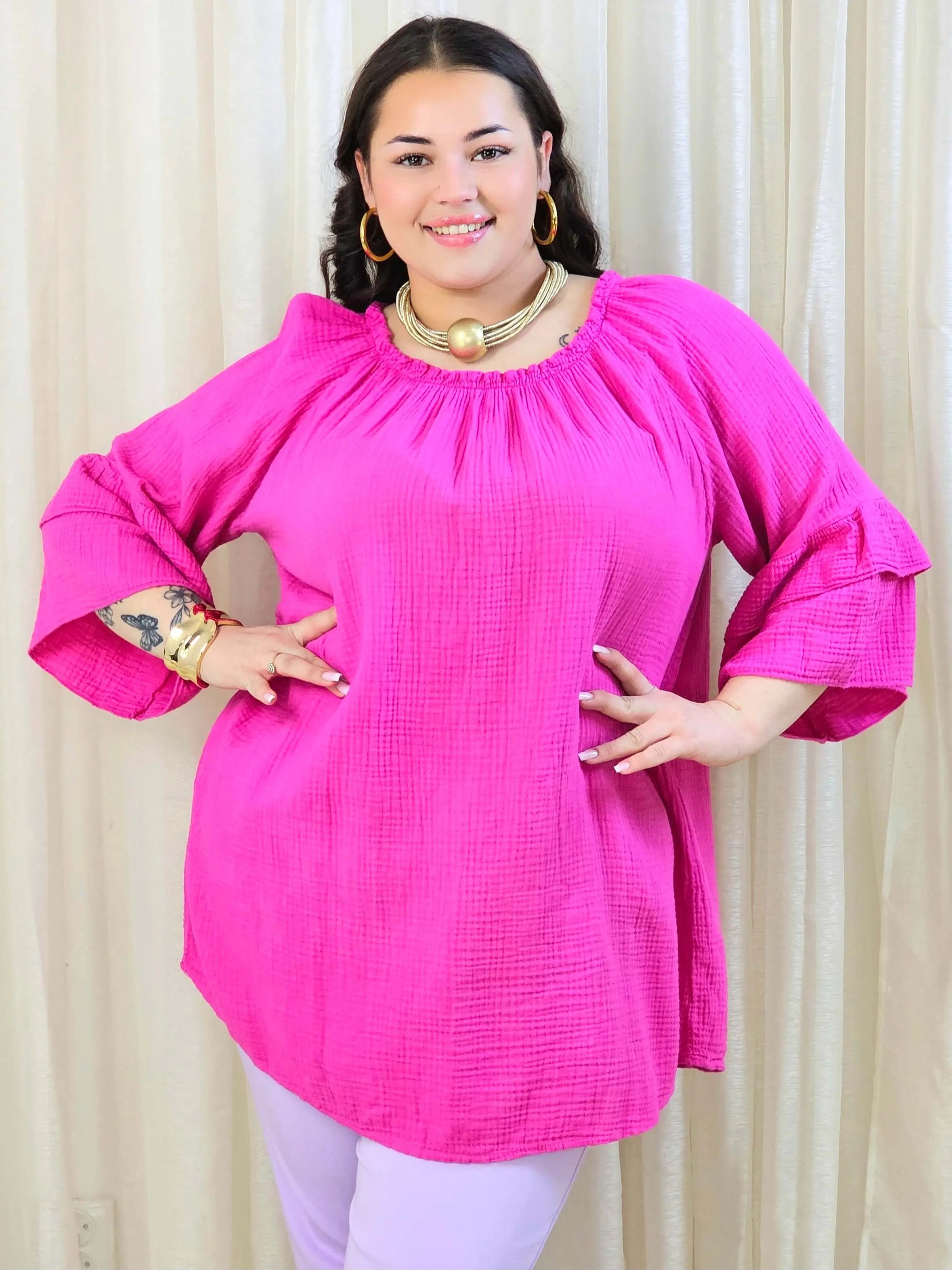 Bluzka plus size z falbanami na rękawach – lekka i kobieca forma na co dzień i okazje Stylowa XL