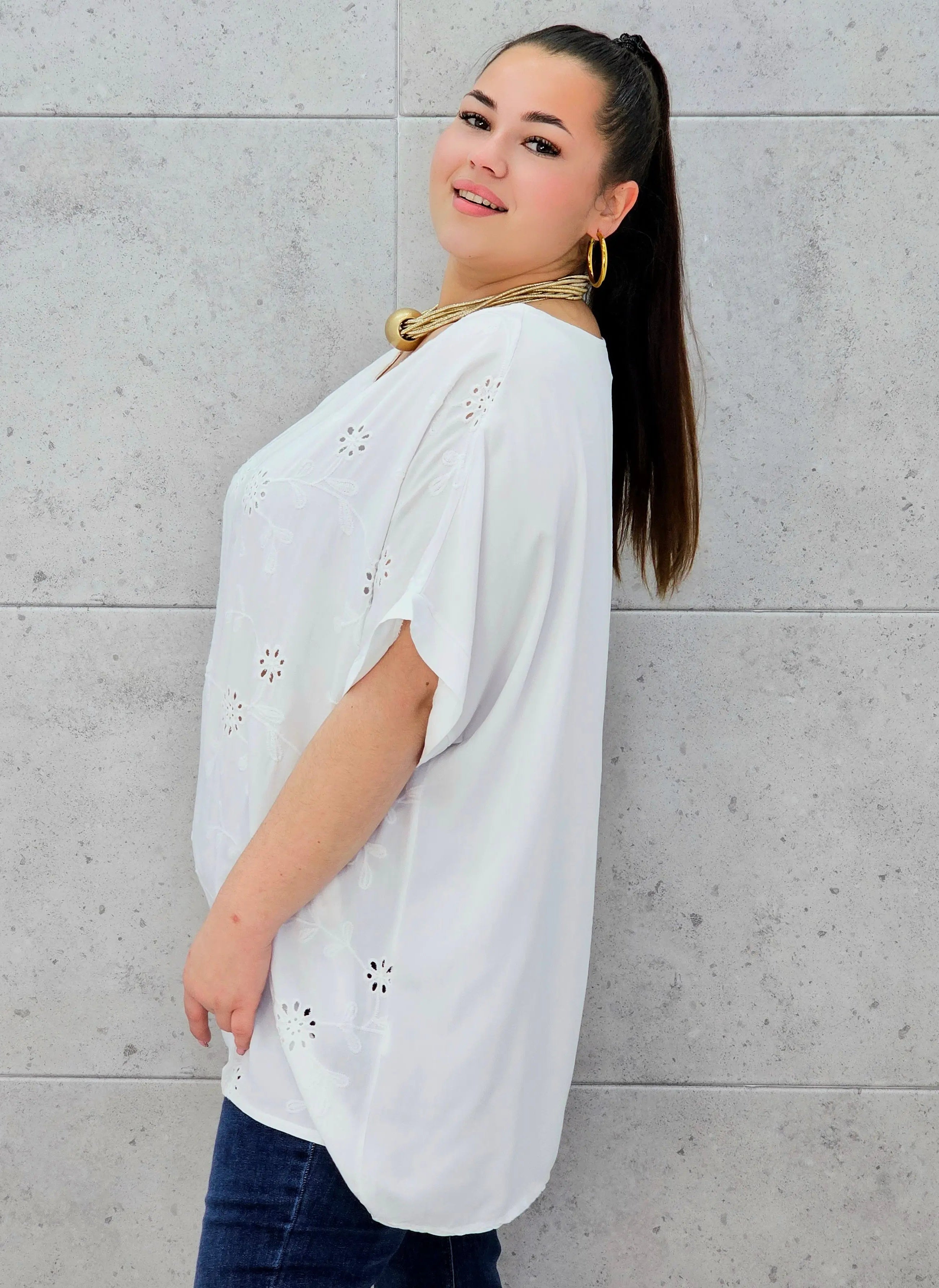 Bluzka plus size z haftem – lekka i kobieca bluzka XXL Stylowa XL