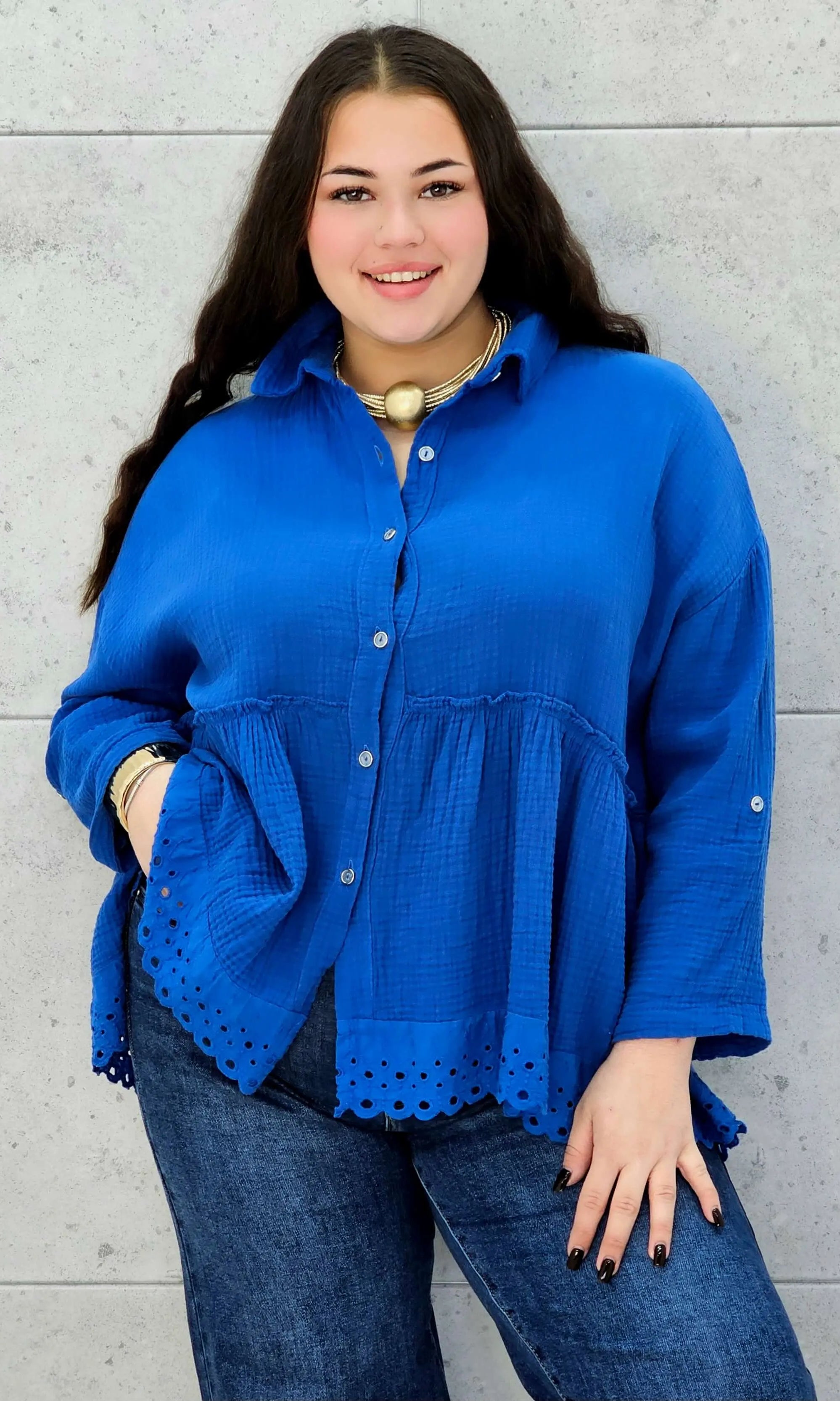 Bluzka plus size z haftowanym dołem – lekka, kobieca i stylowa Stylowa XL