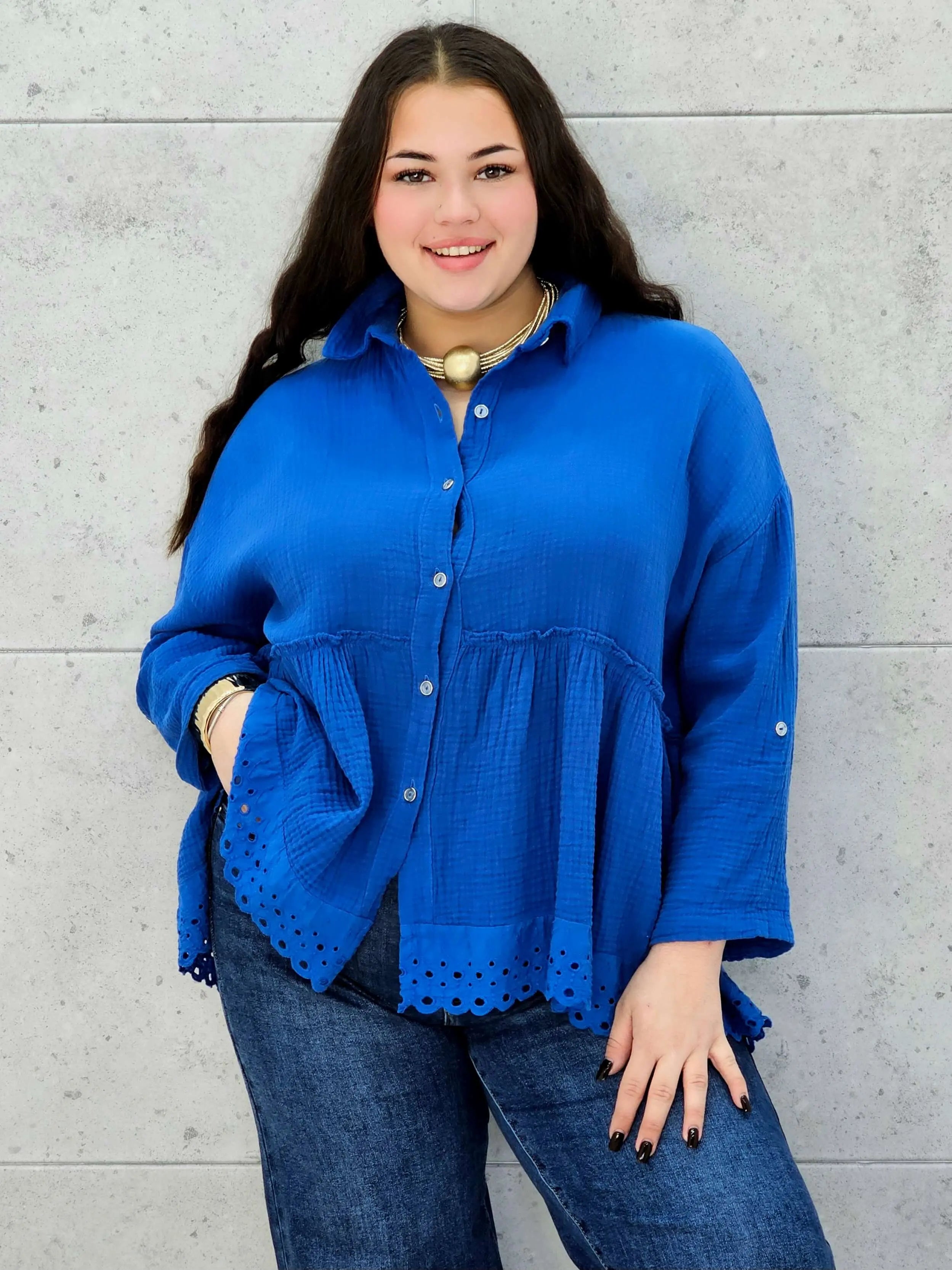 Bluzka plus size z haftowanym dołem – lekka, kobieca i stylowa Stylowa XL