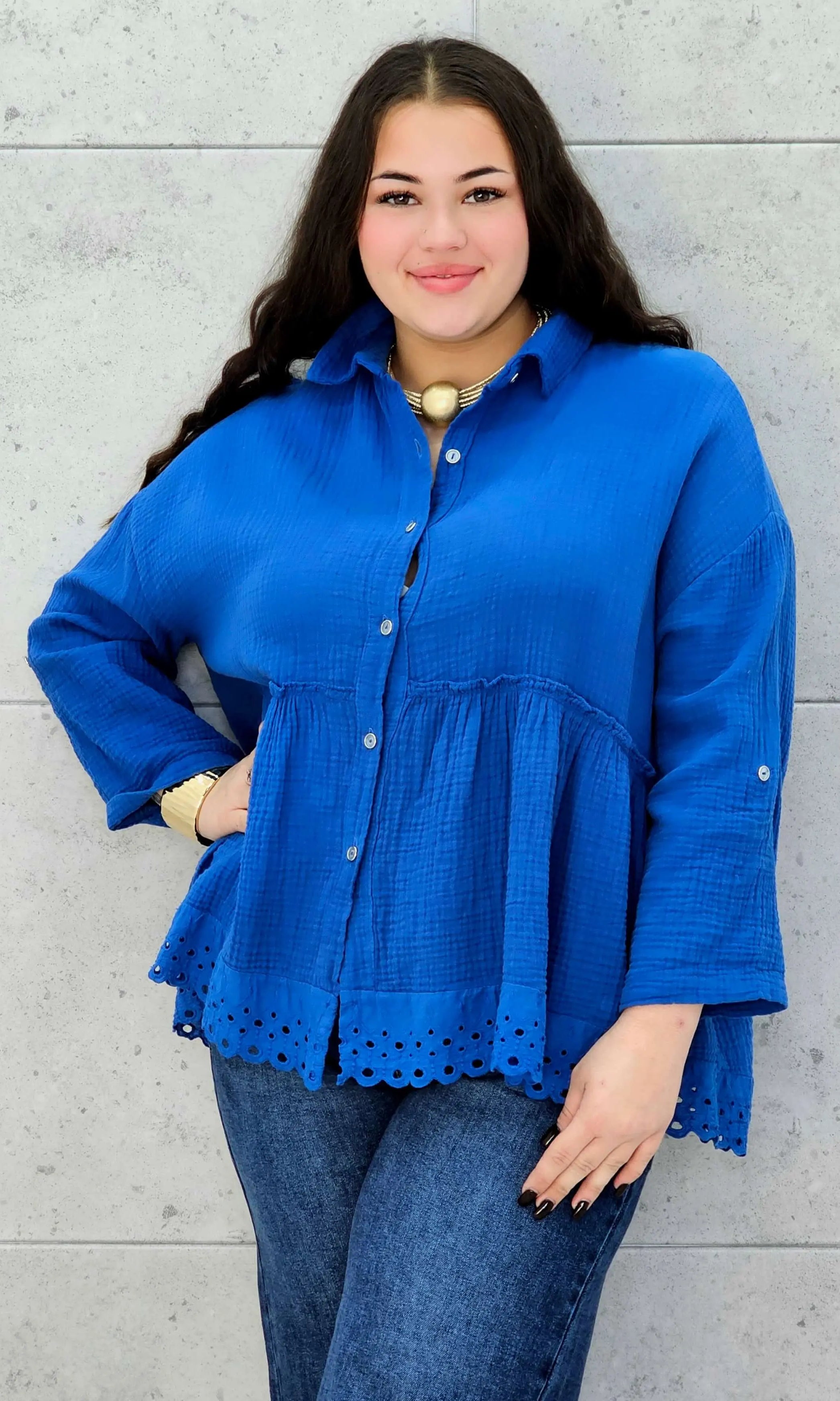 Bluzka plus size z haftowanym dołem – lekka, kobieca i stylowa Stylowa XL