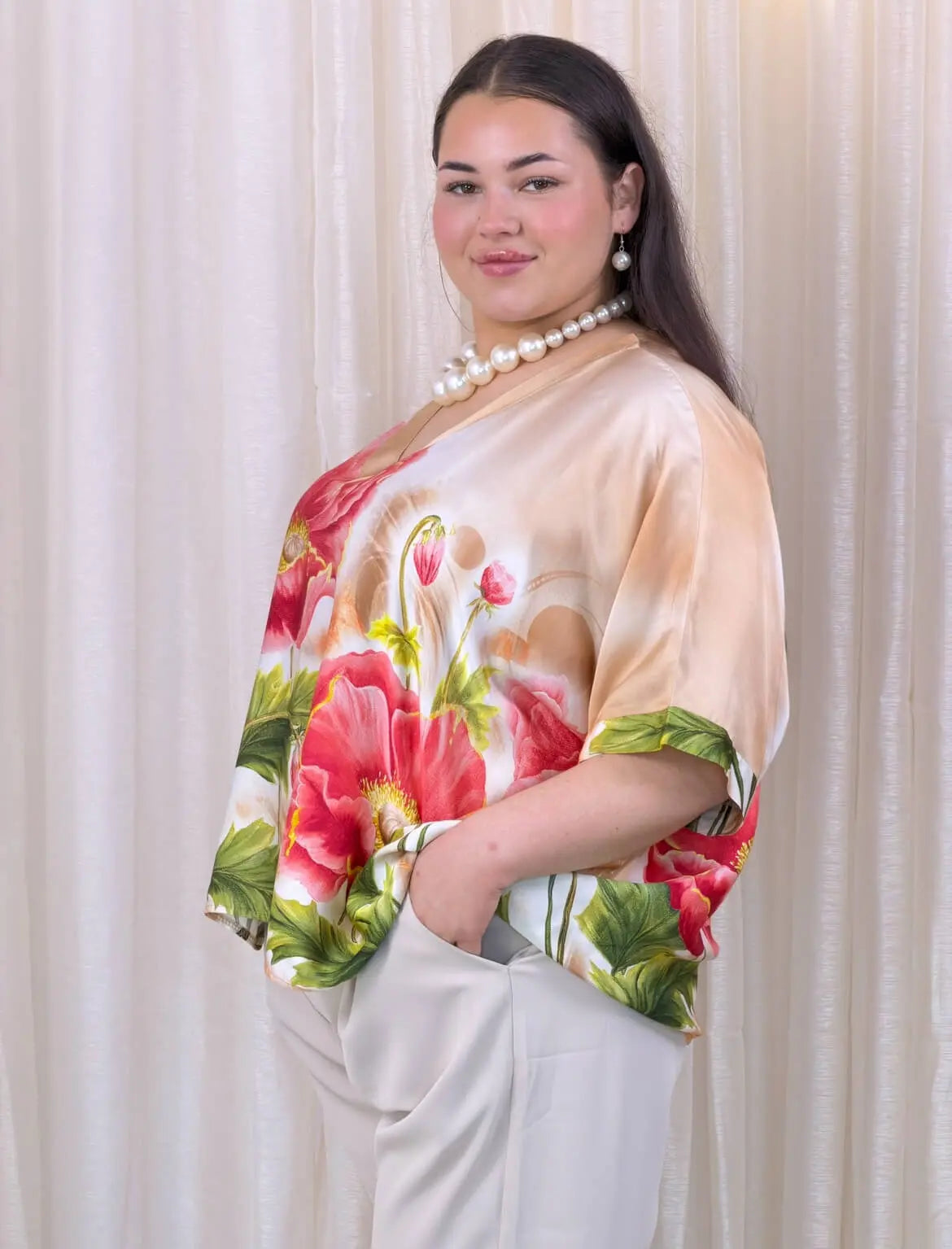 Bluzka plus size z kwiatowym printem i dekoltem V Stylowa XL