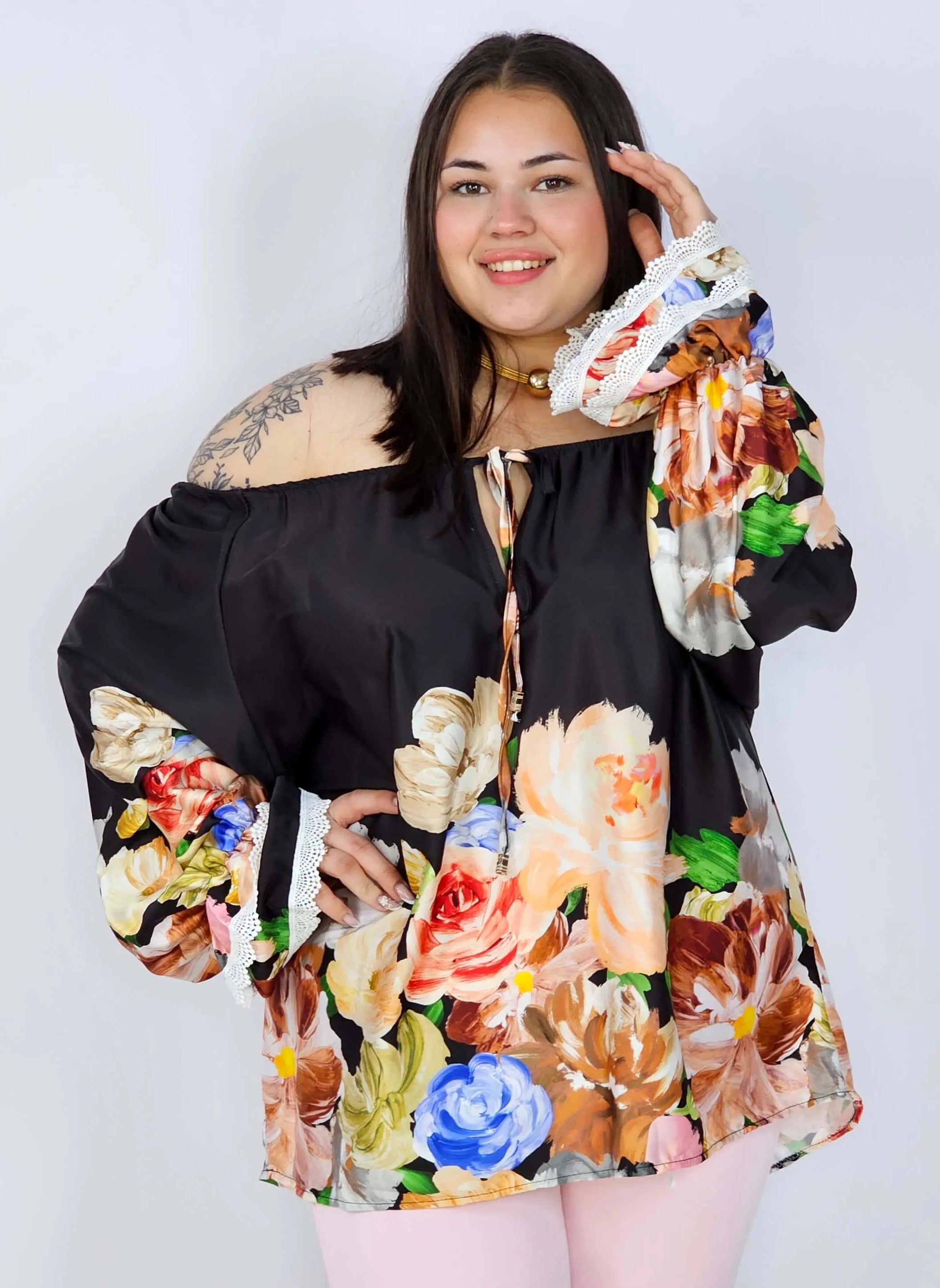 Bluzka plus size z kwiatowym printem i wiązaniem Stylowa XL