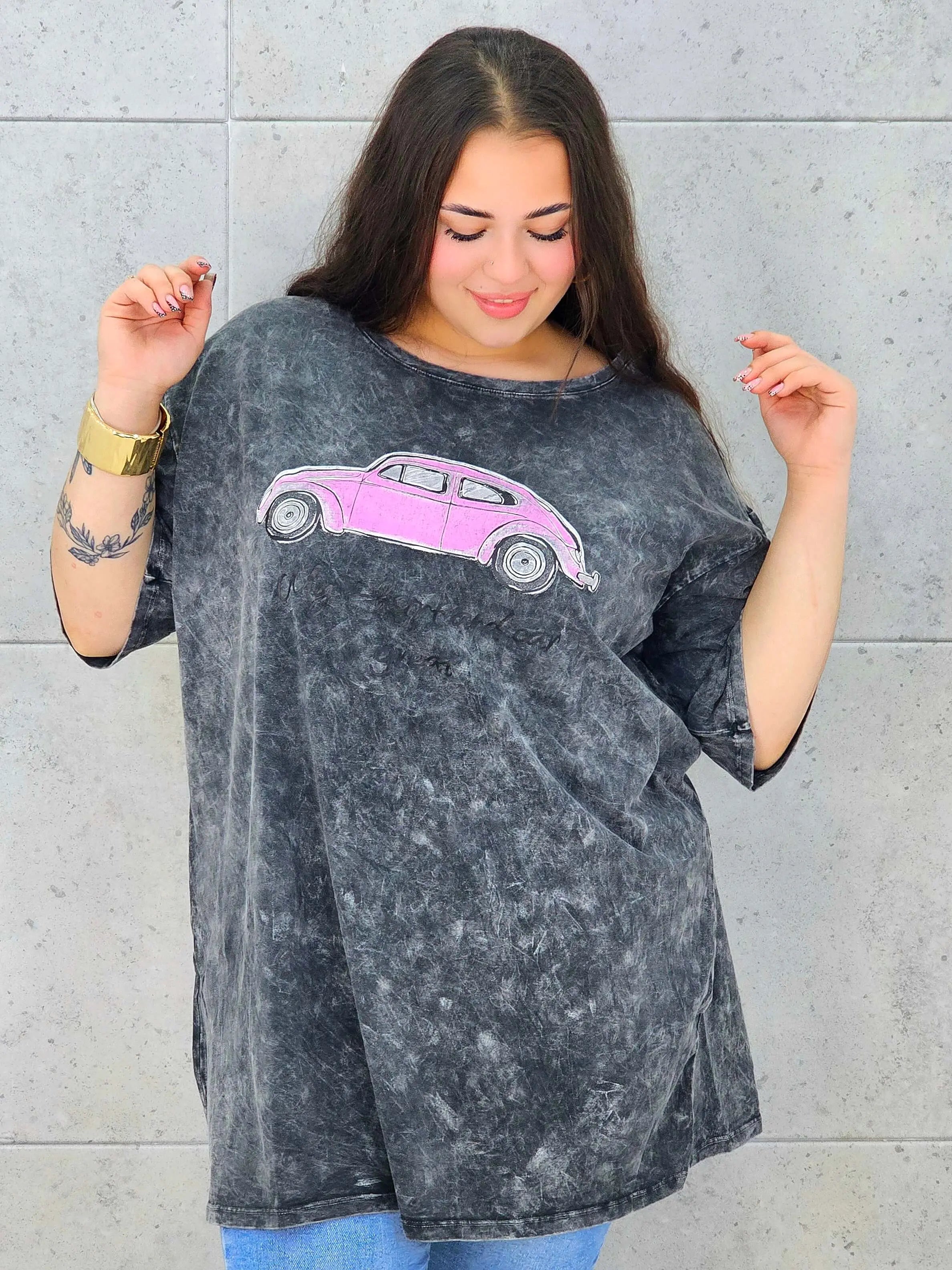 Bluzka plus size z motywem auta – wygoda i styl w jednym Stylowa XL