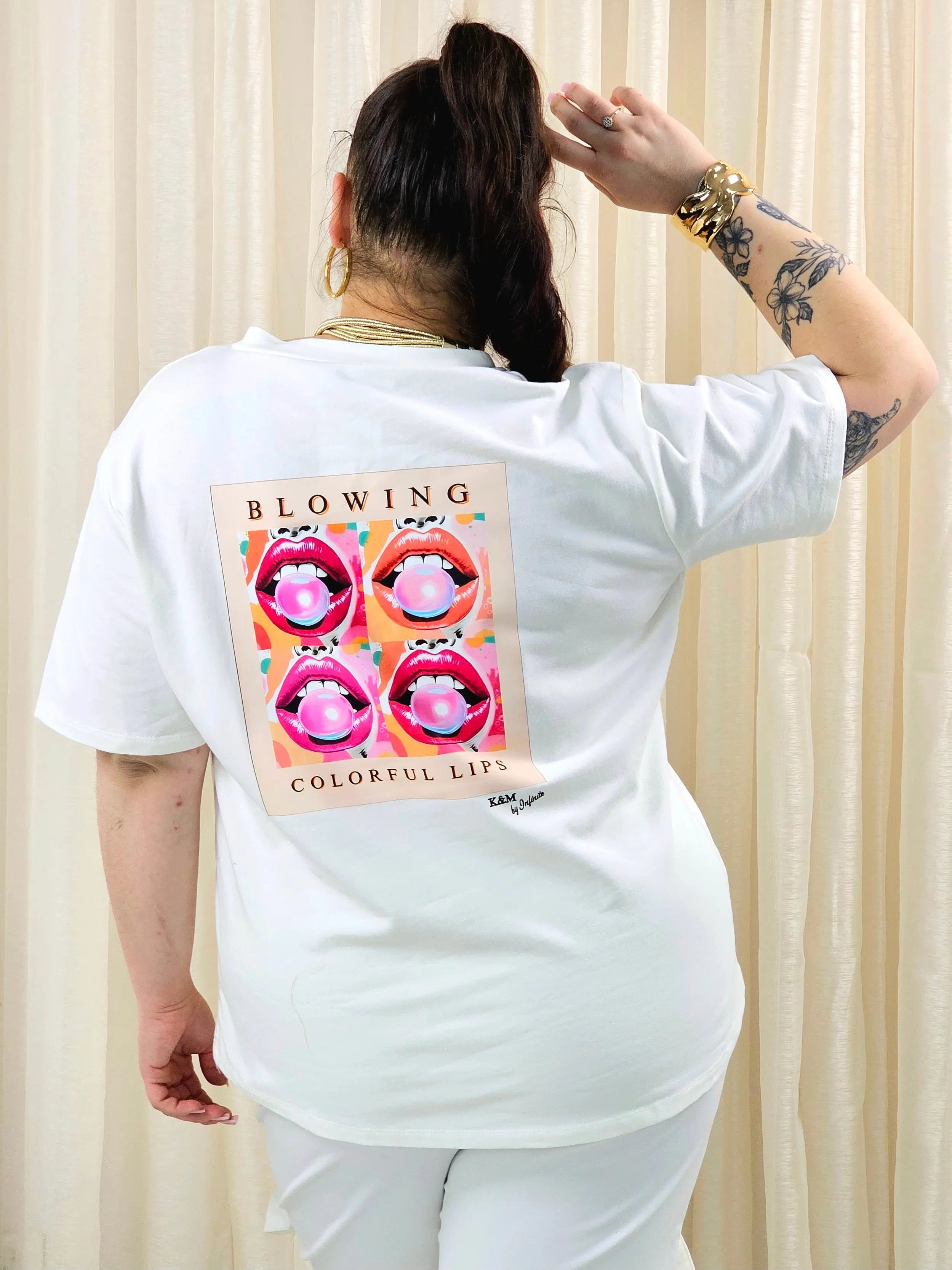 Bluzka plus size z nadrukiem Colorful Lips – modna i wygodna baza XXL Stylowa XL